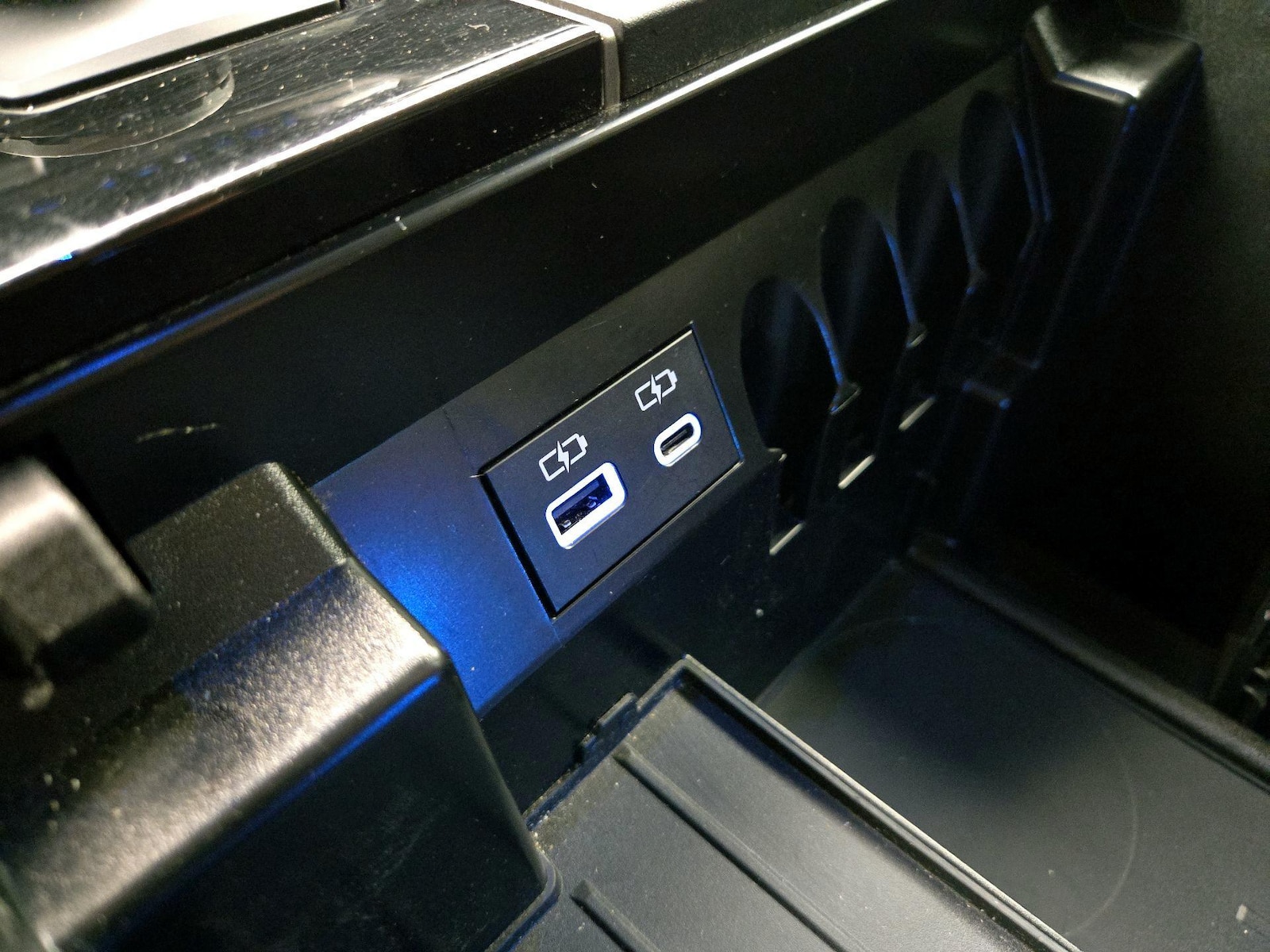 2024 Toyota Tundra Limited - Photo 19