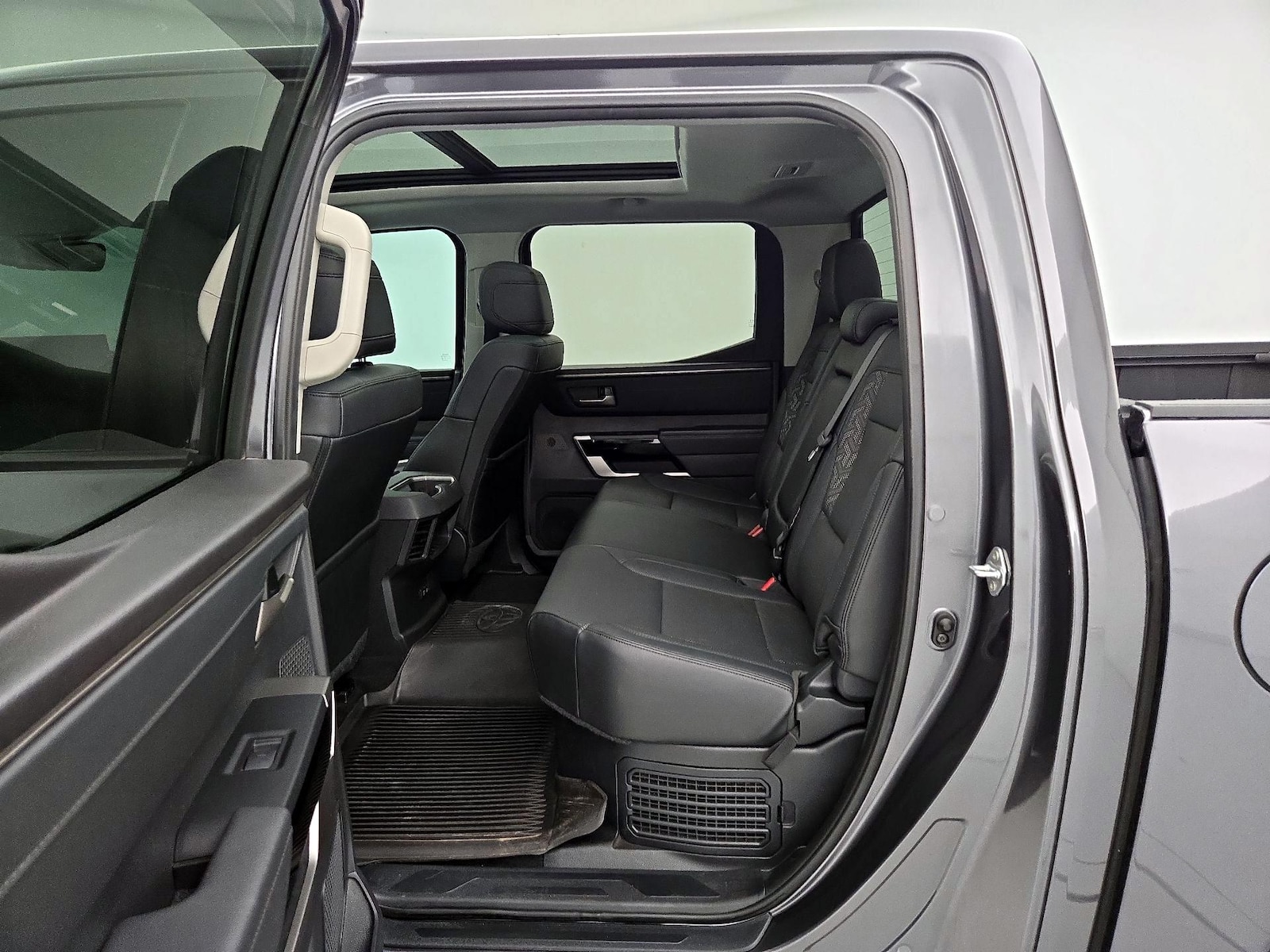 2024 Toyota Tundra Limited - Photo 21