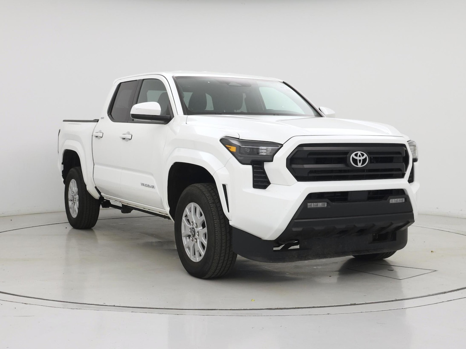 2025 Toyota Tacoma SR5 - Photo 2