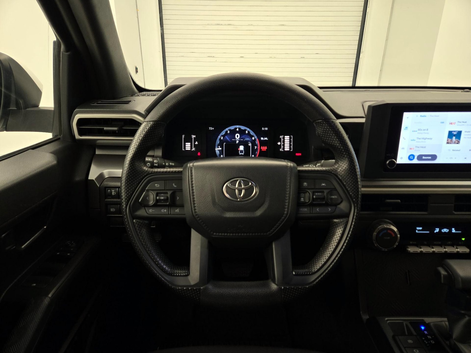 2025 Toyota Tacoma SR5 - Photo 11