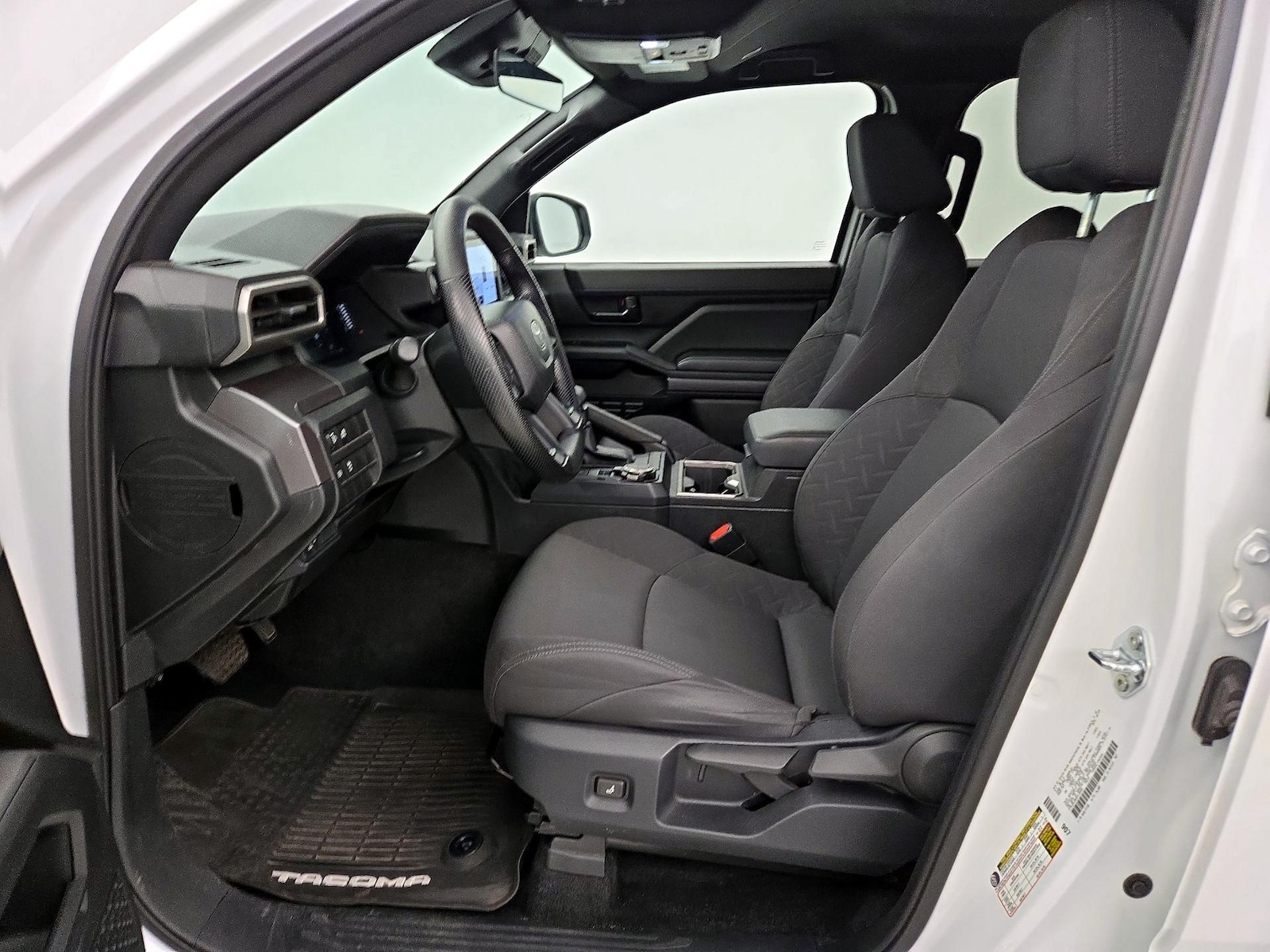 2025 Toyota Tacoma SR5 - Photo 12