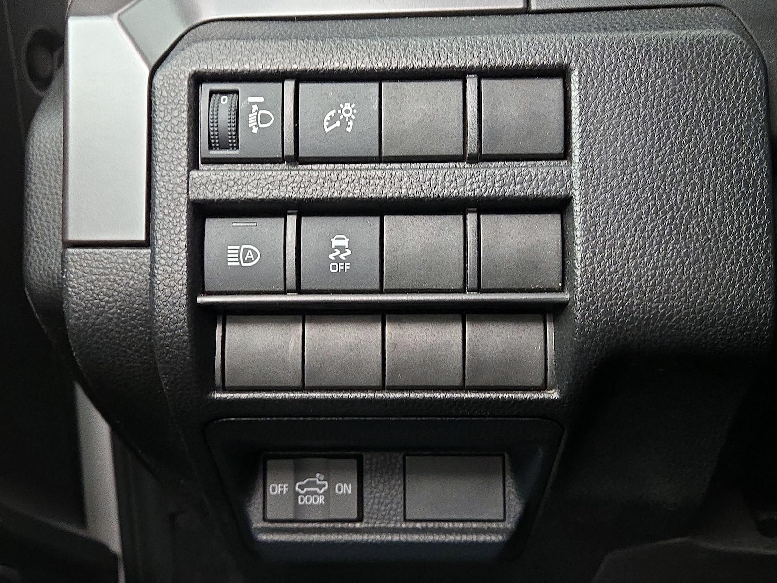 2025 Toyota Tacoma SR5 - Photo 14