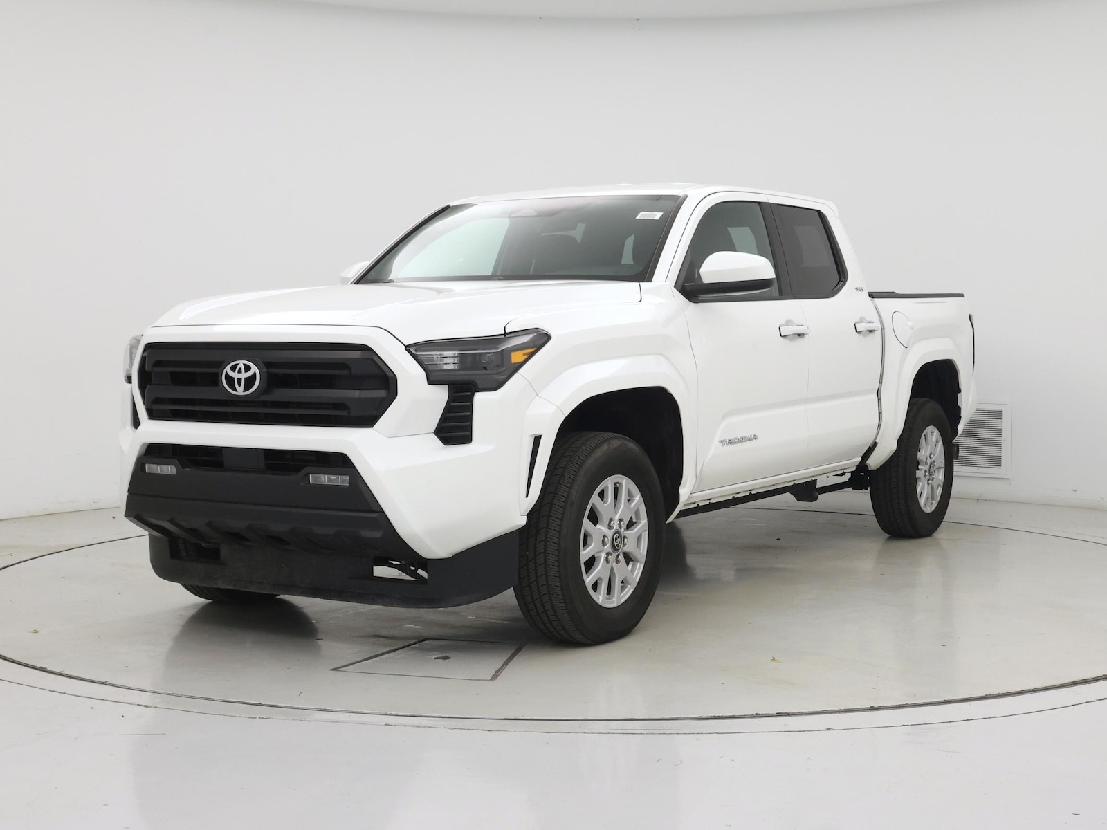 2025 Toyota Tacoma SR5 - Photo 5