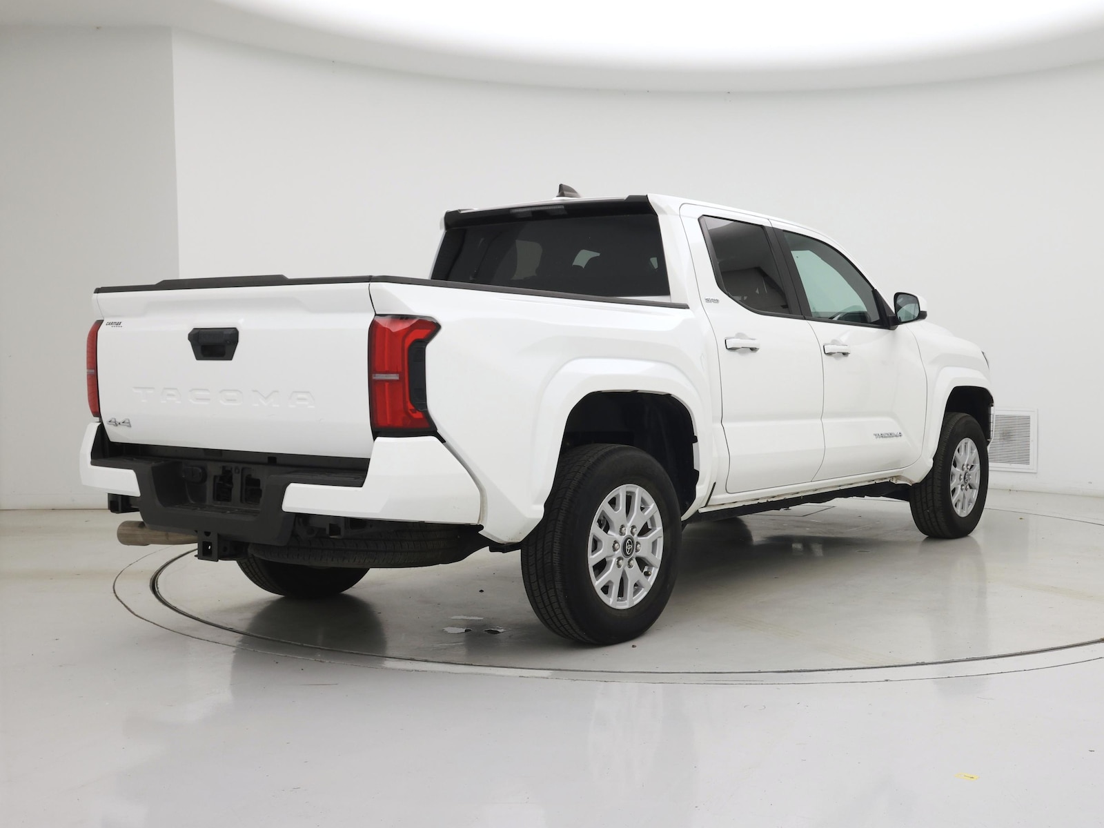 2025 Toyota Tacoma SR5 - Photo 9
