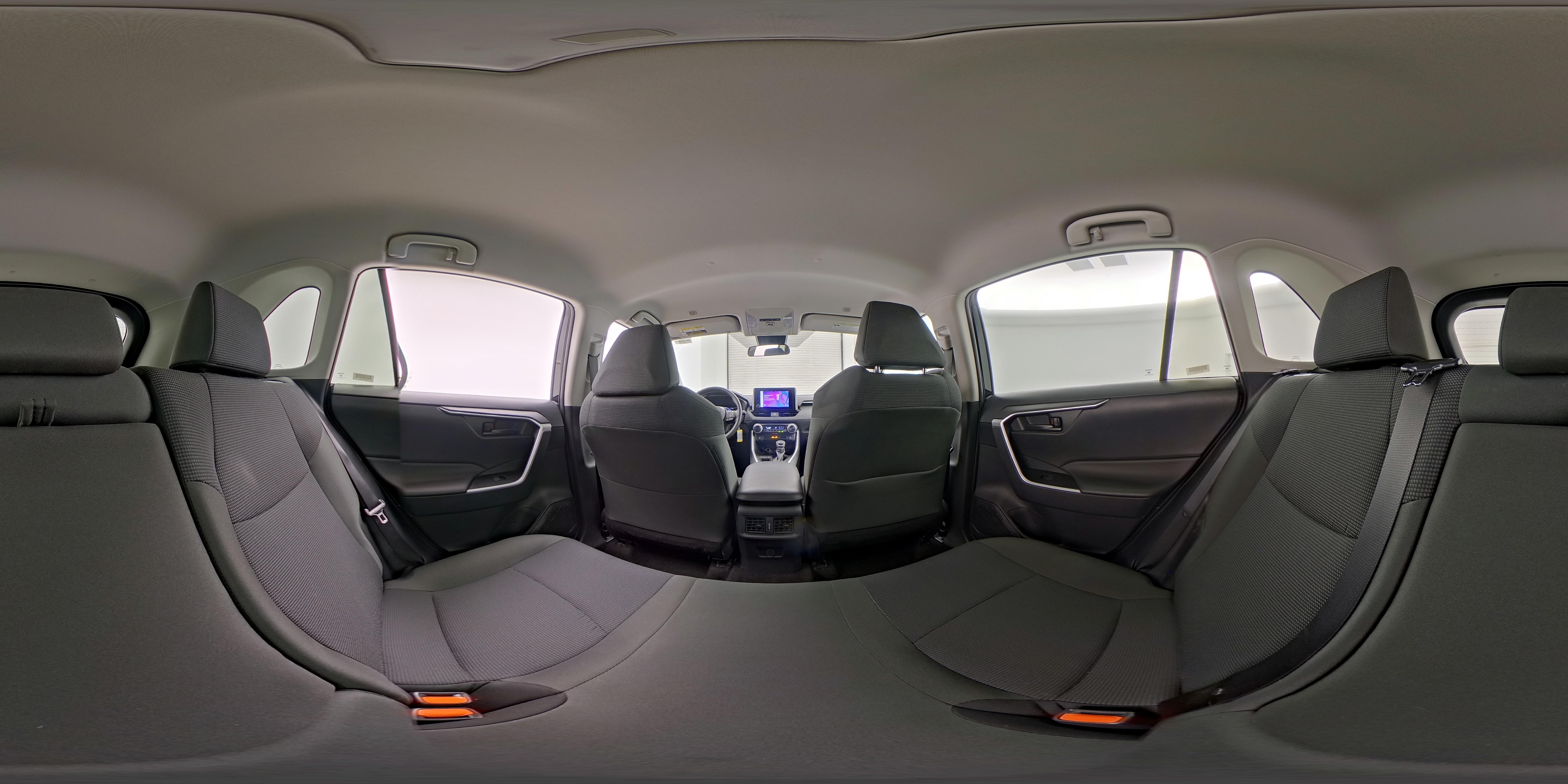 2025 Toyota RAV4 LE - Photo 25