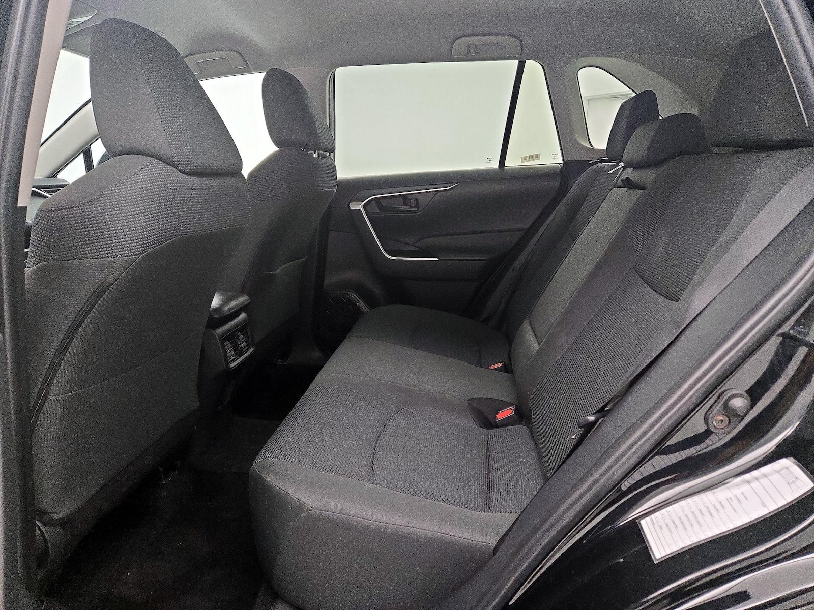 2025 Toyota RAV4 LE - Photo 20