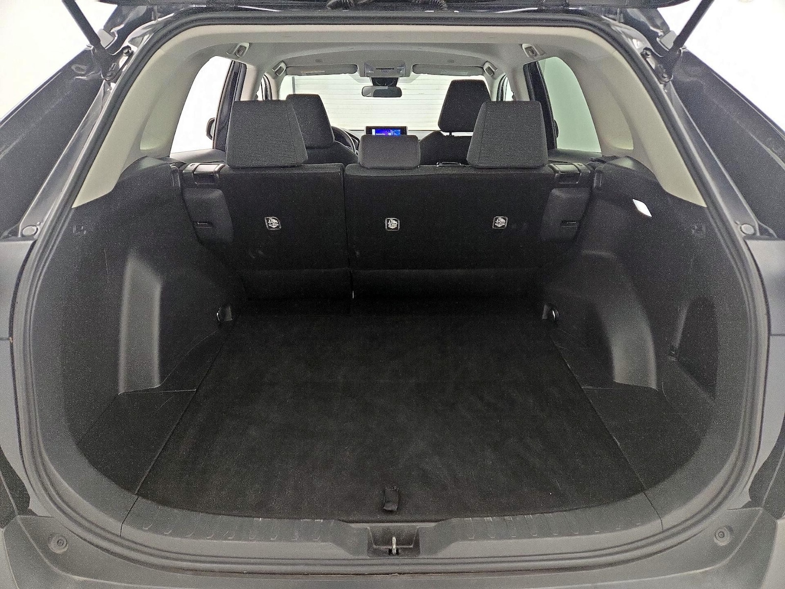 2025 Toyota RAV4 LE - Photo 21