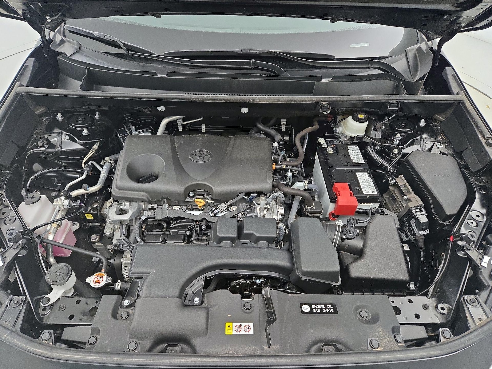2025 Toyota RAV4 LE - Photo 22