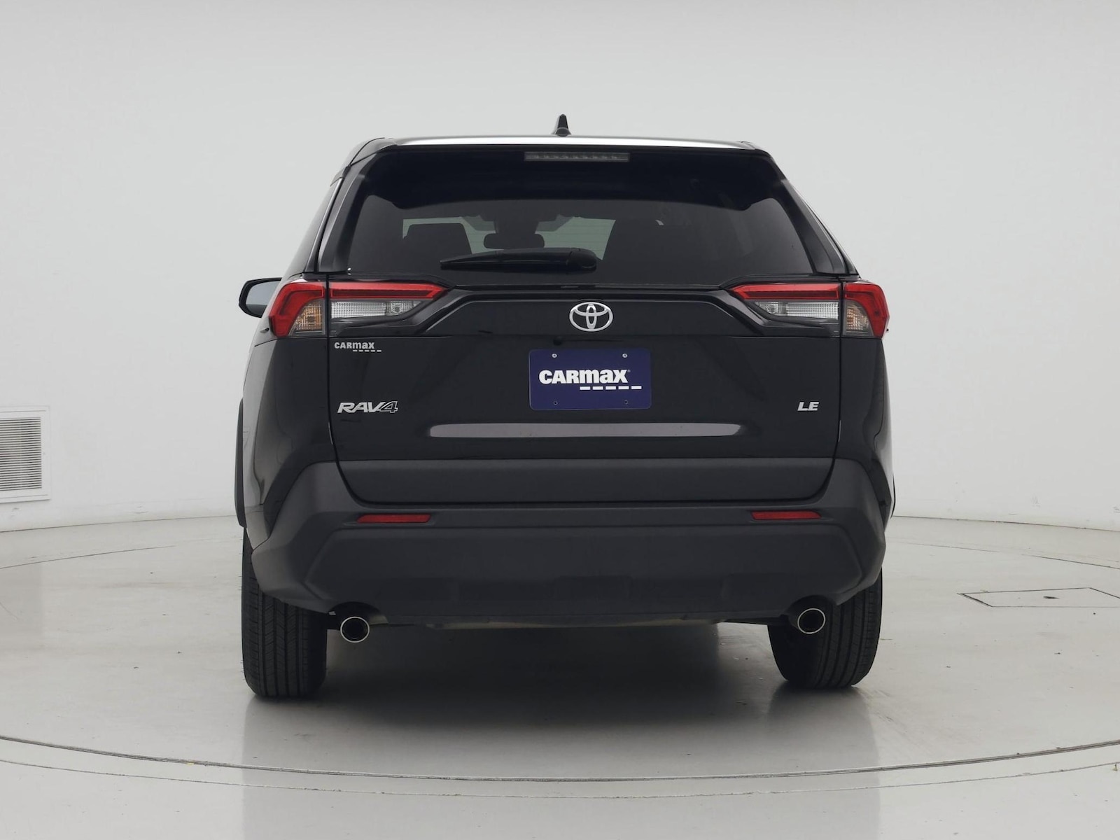 2025 Toyota RAV4 LE - Photo 7