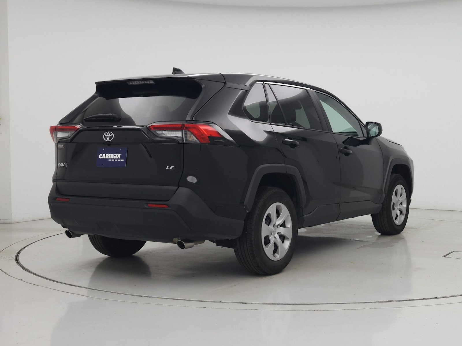 2025 Toyota RAV4 LE - Photo 9