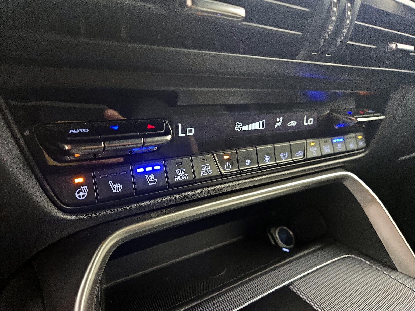 2025 Mazda CX-90 Premium Plus Package - Photo 17