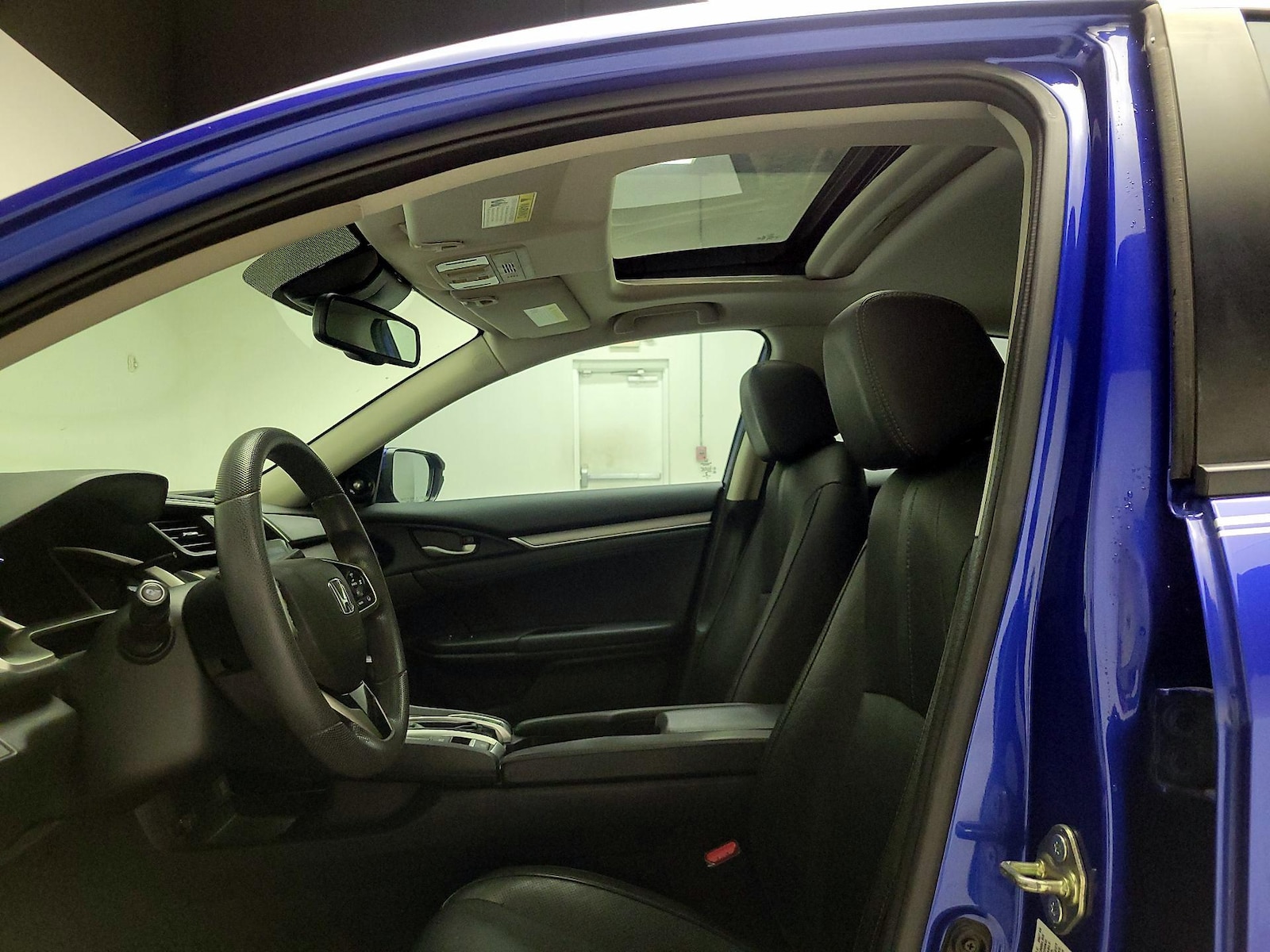 Sunroof(s) & Overhead Airbags