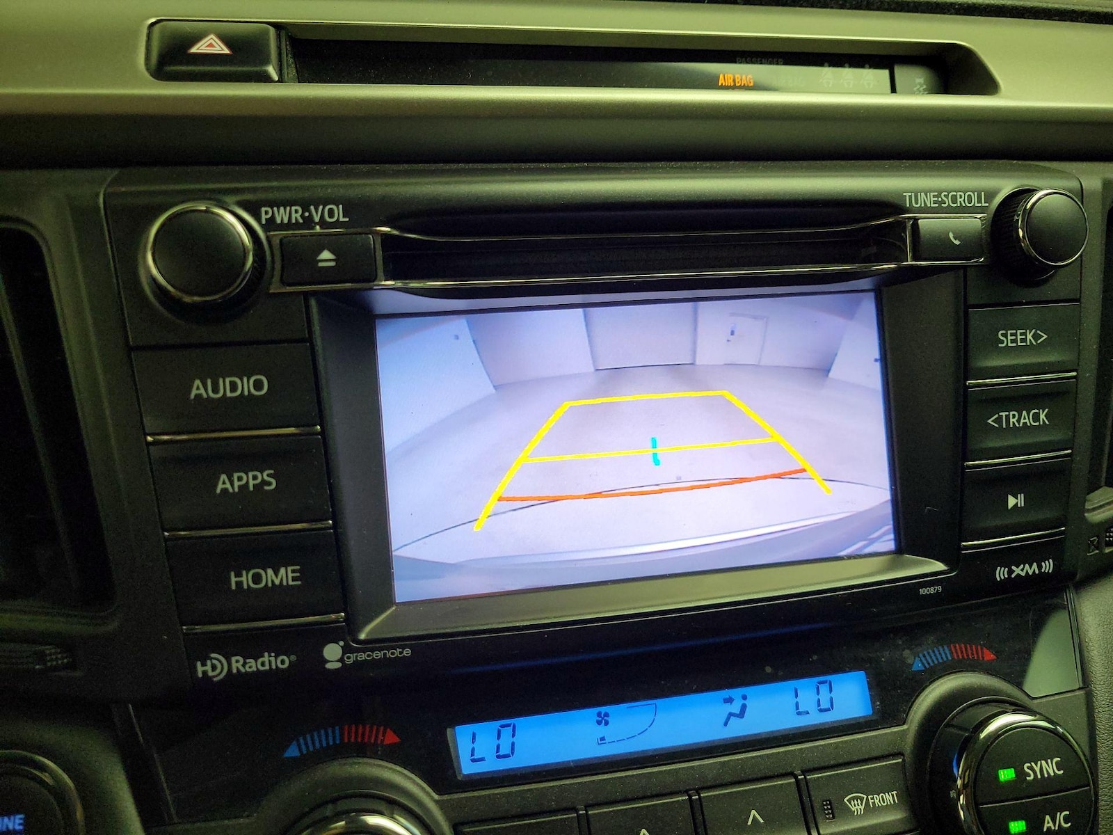 2018 Toyota RAV4 XLE - Photo 16