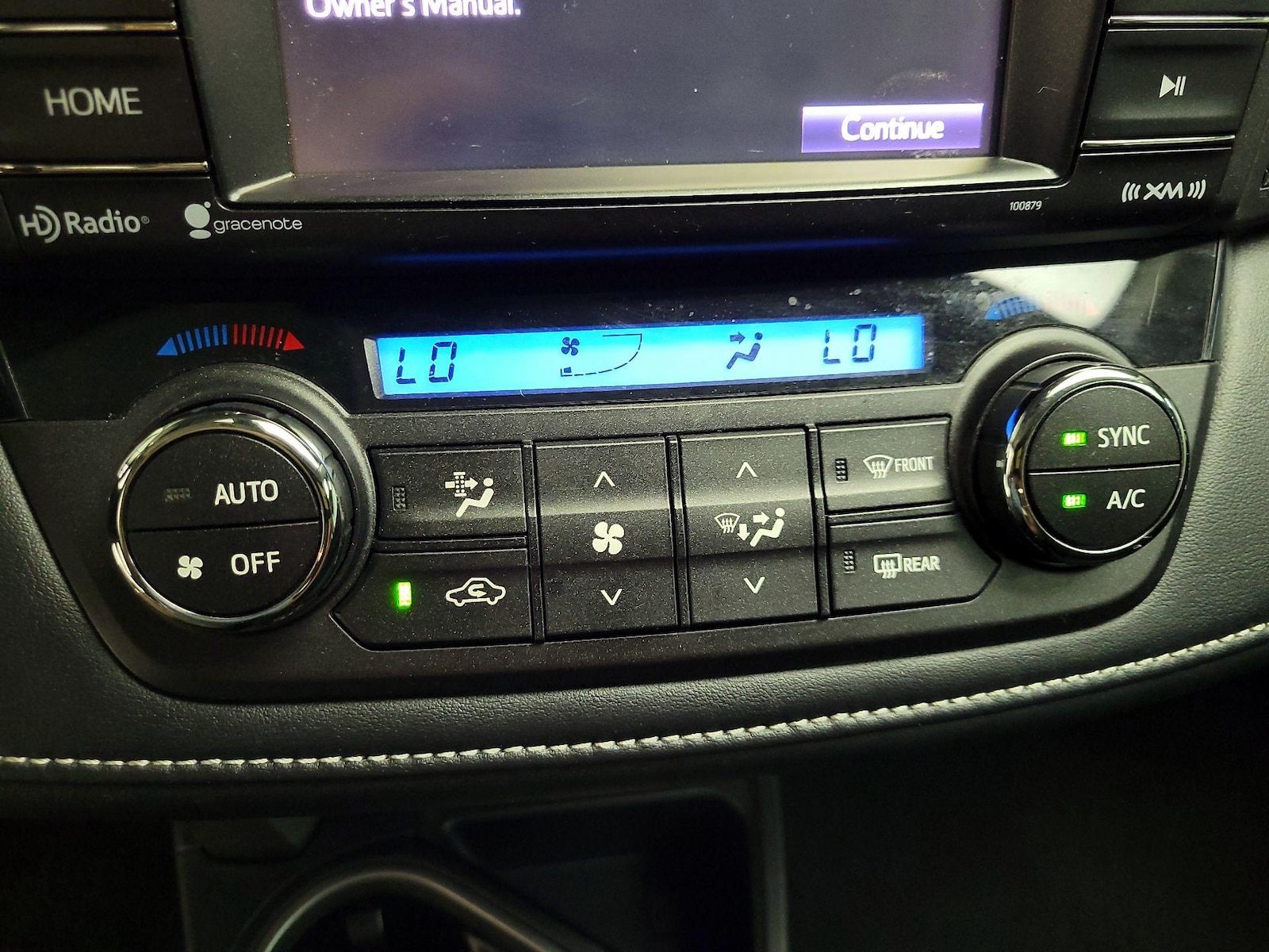 2018 Toyota RAV4 XLE - Photo 18