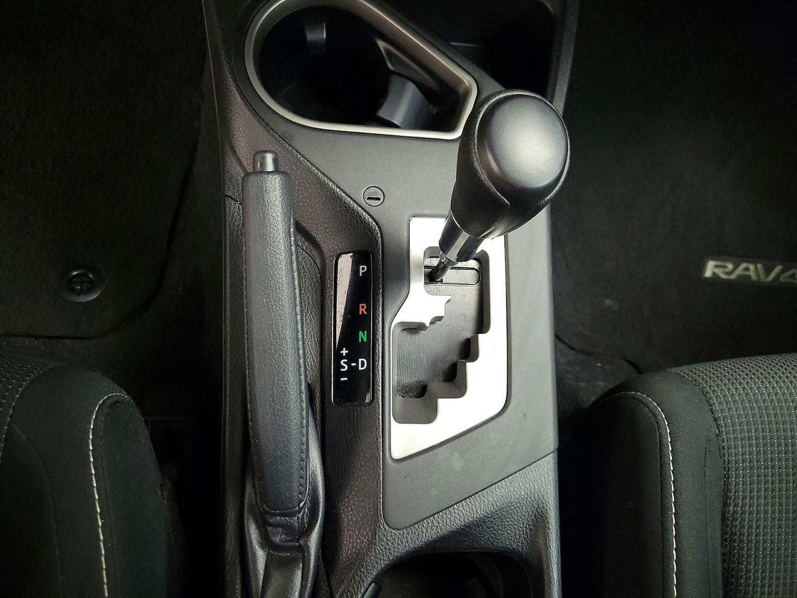 2018 Toyota RAV4 XLE - Photo 19