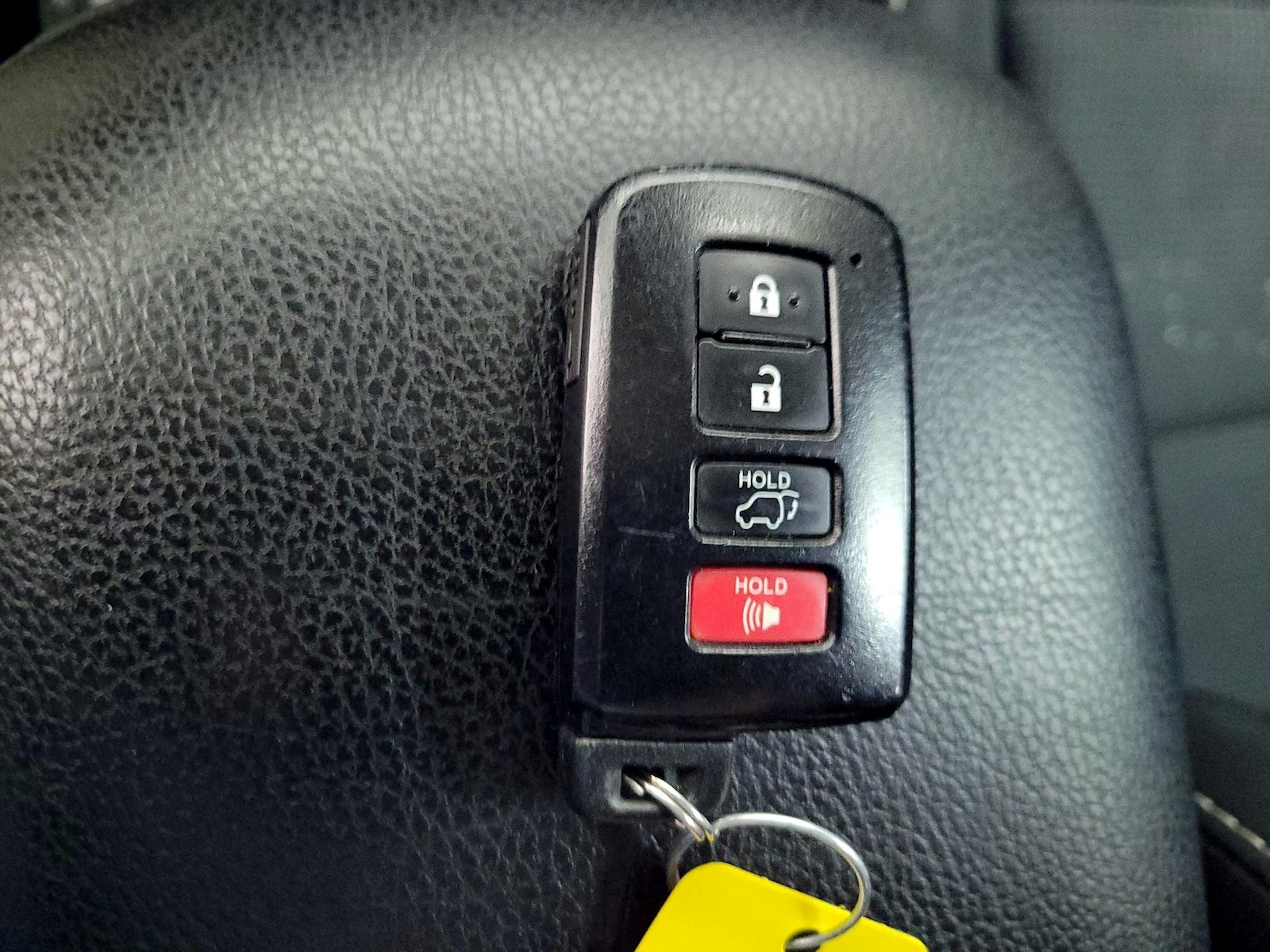 2018 Toyota RAV4 XLE - Photo 25