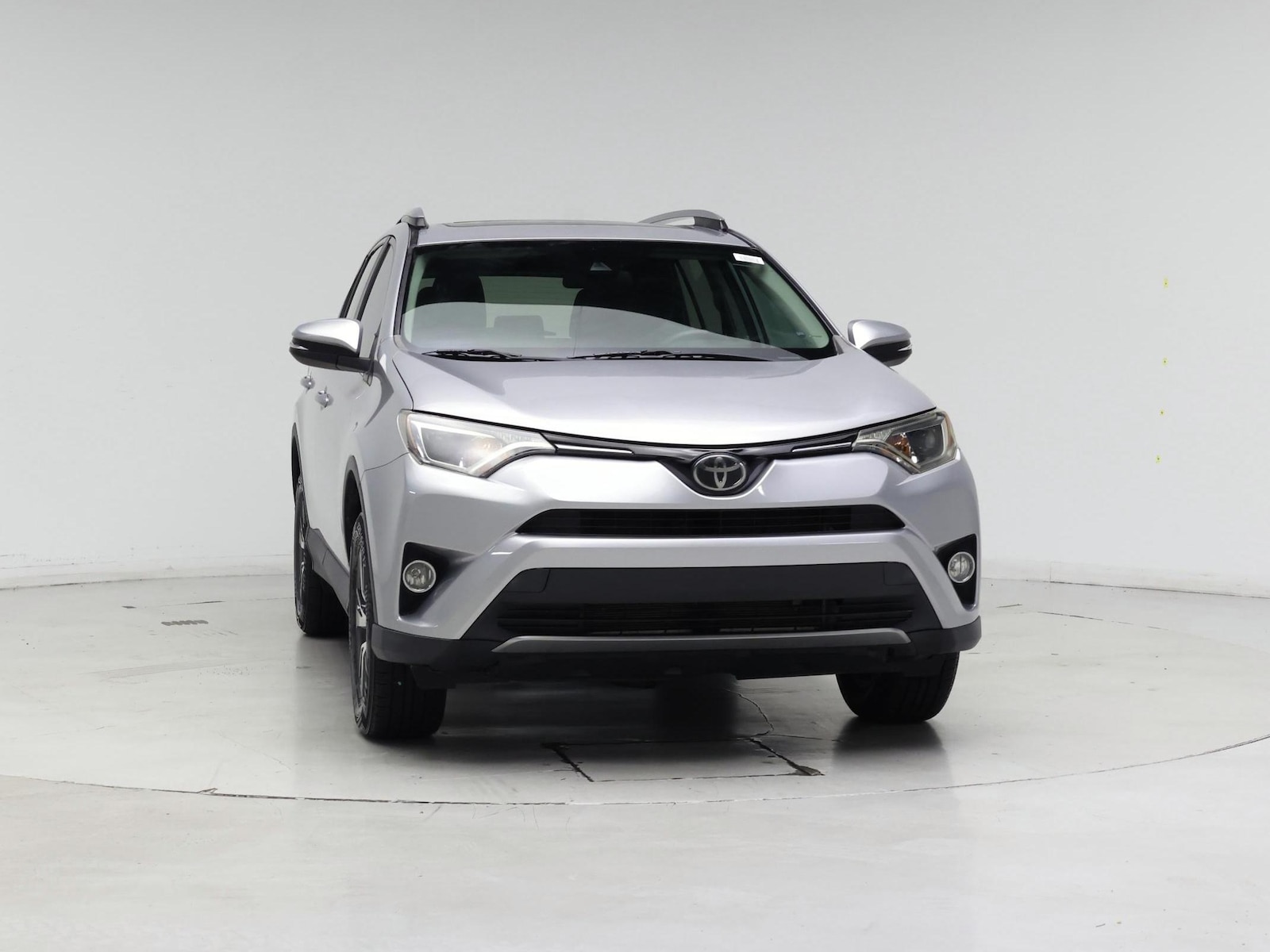 2018 Toyota RAV4 XLE - Photo 6