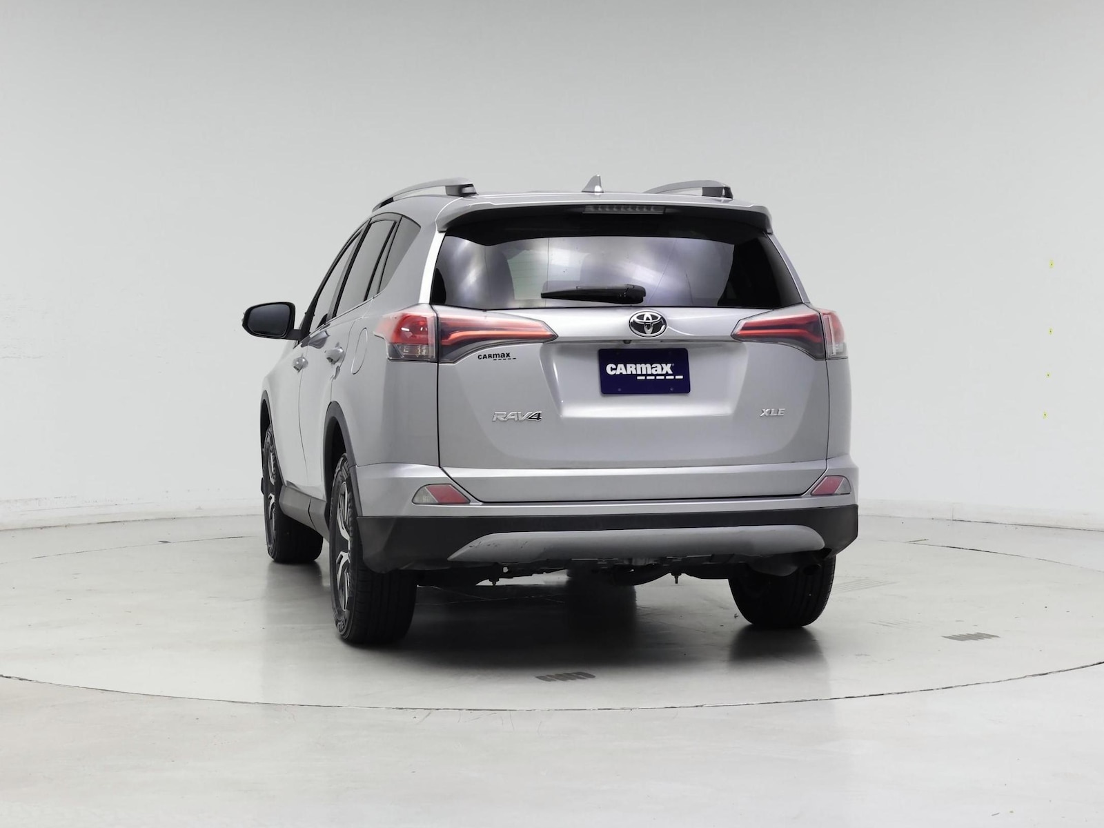 2018 Toyota RAV4 XLE - Photo 7