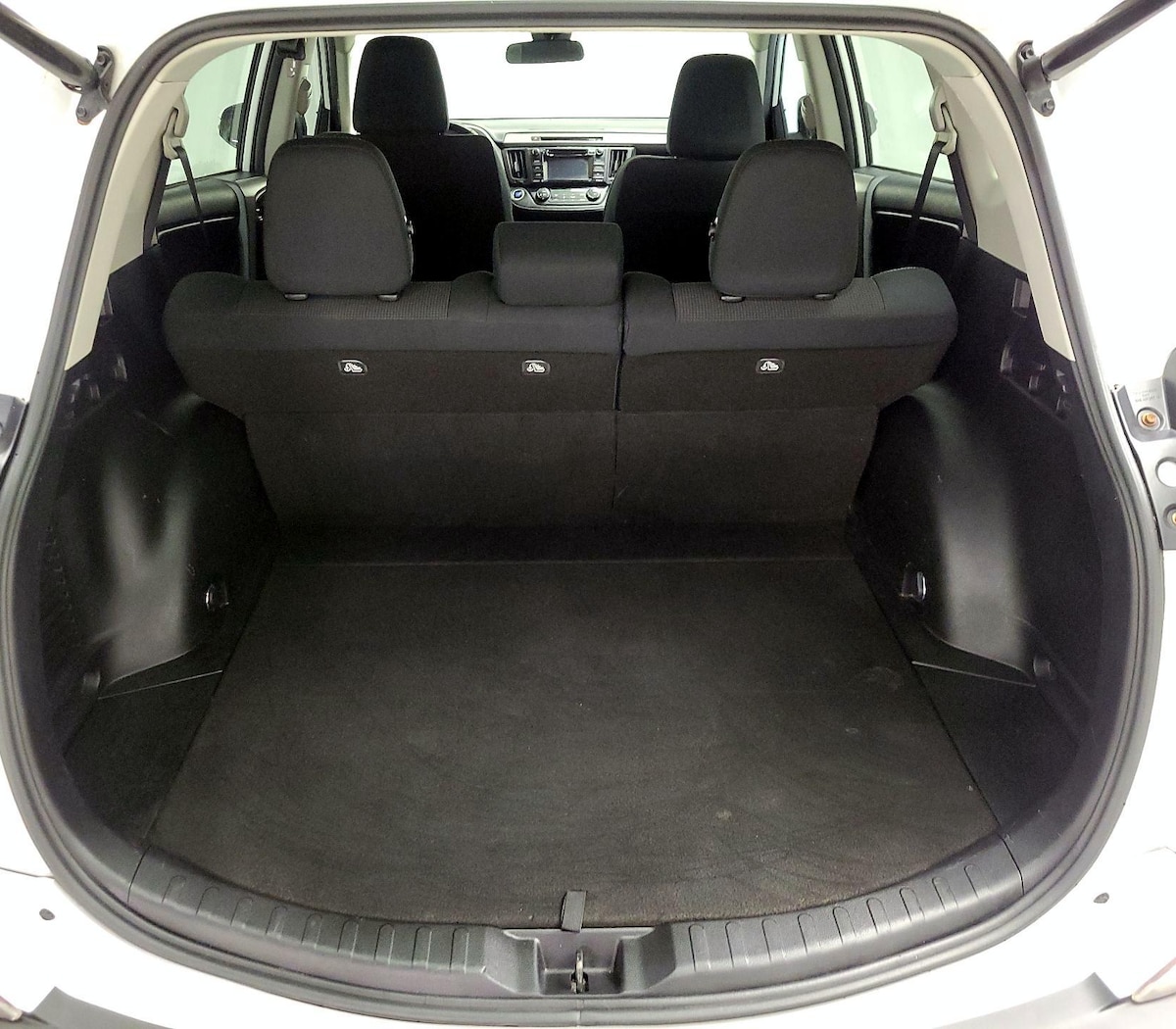 Trunk/Cargo (Seats Up)