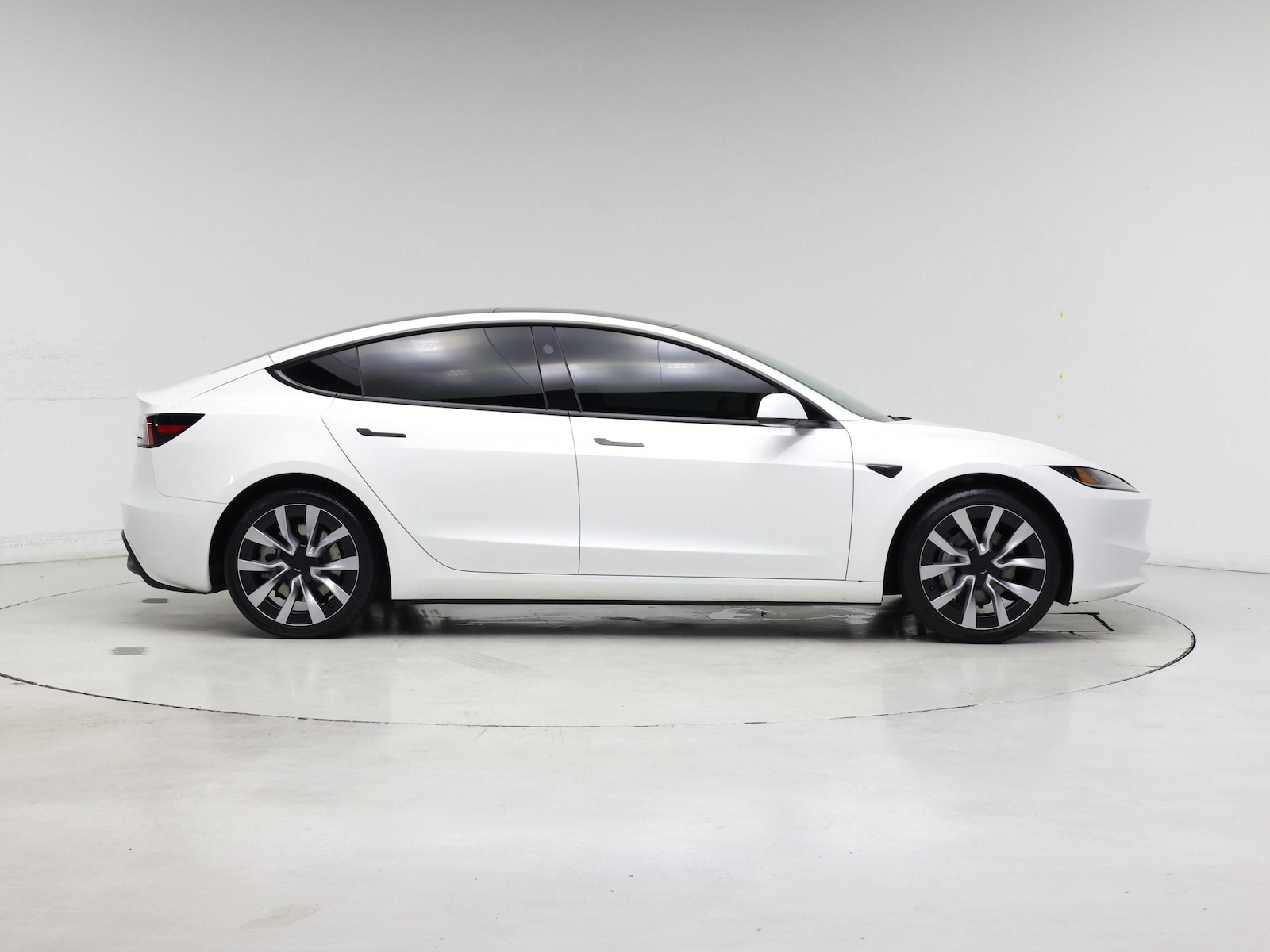 2025 Tesla Model 3 Long Range - Photo 8