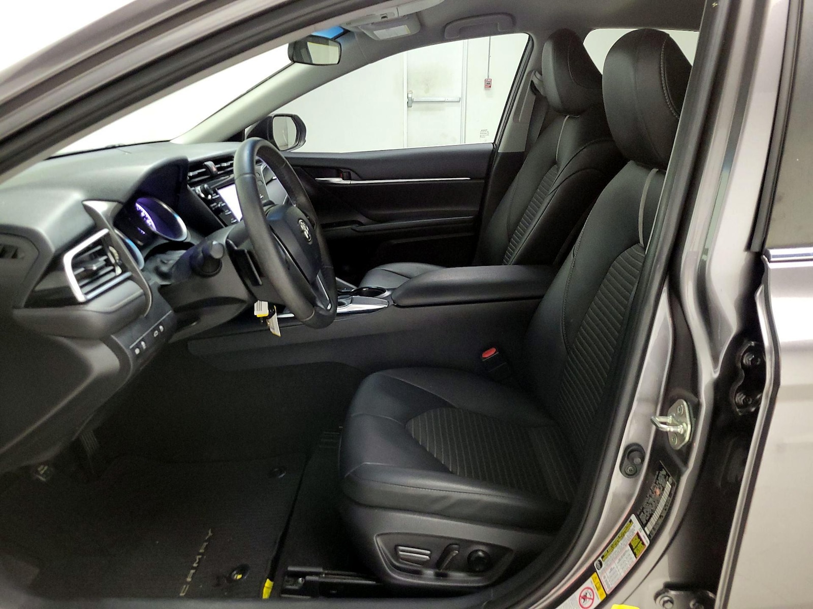 Power Seat(s) & Side Airbags