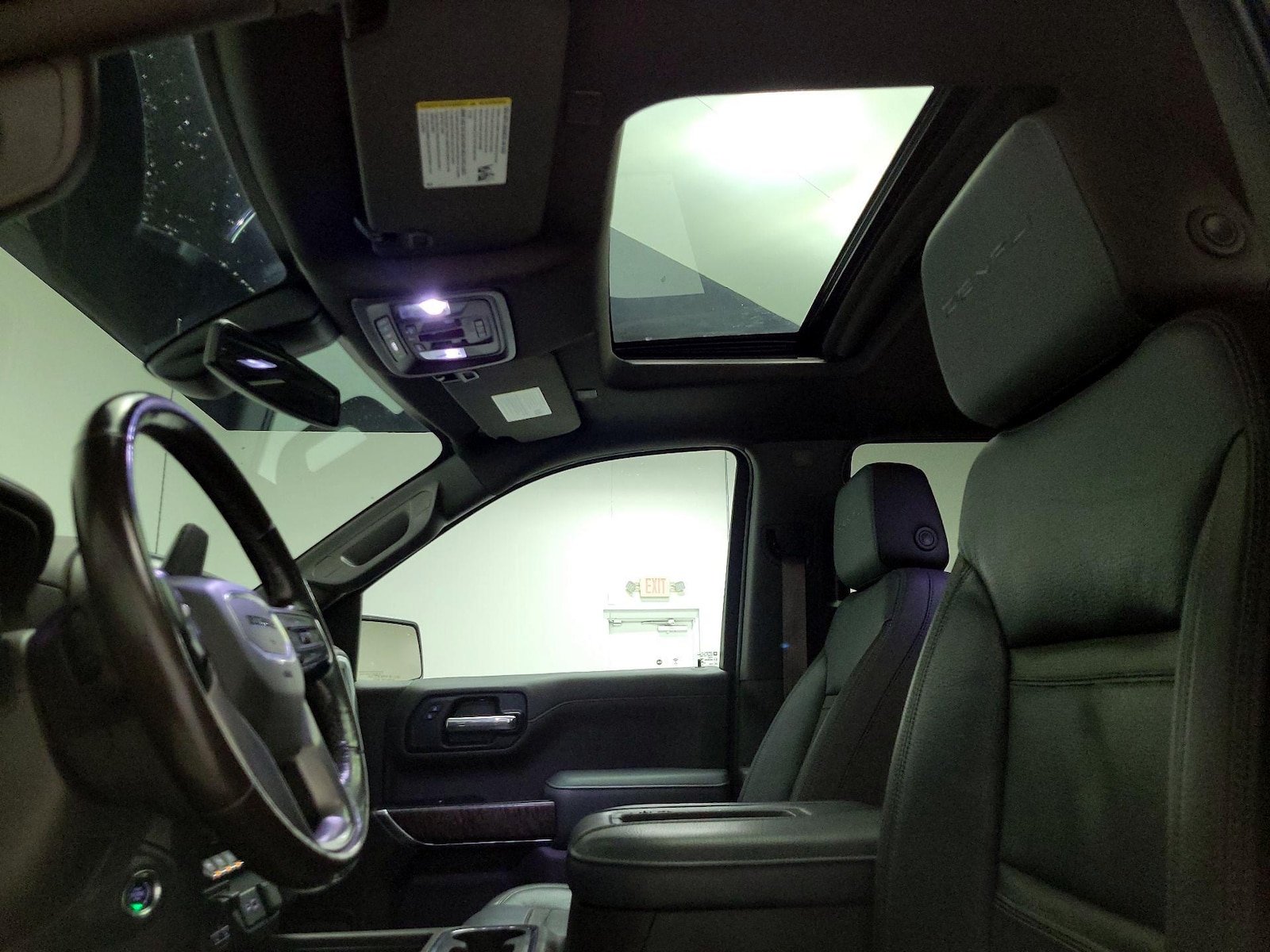 Sunroof(s) & Overhead Airbags