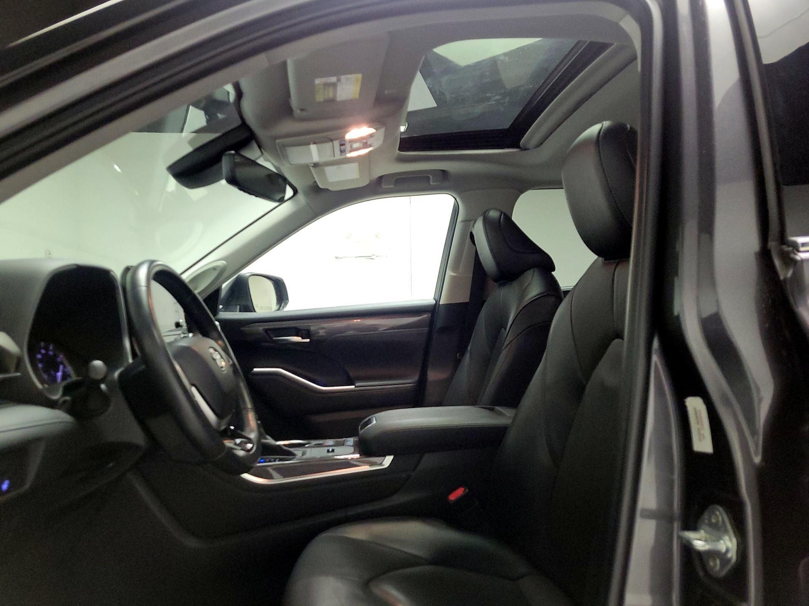 Sunroof(s) & Overhead Airbags