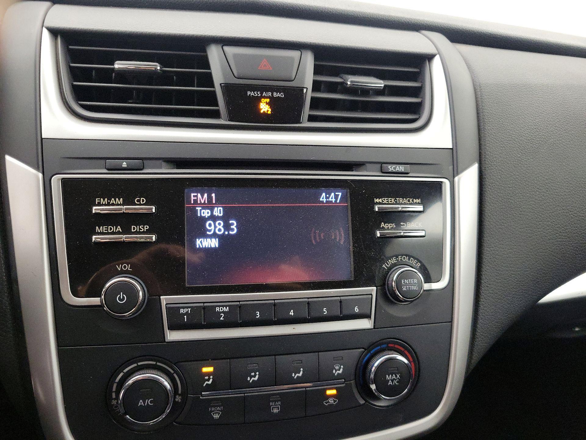 Thumbnail: 2016 Nissan Altima - 15