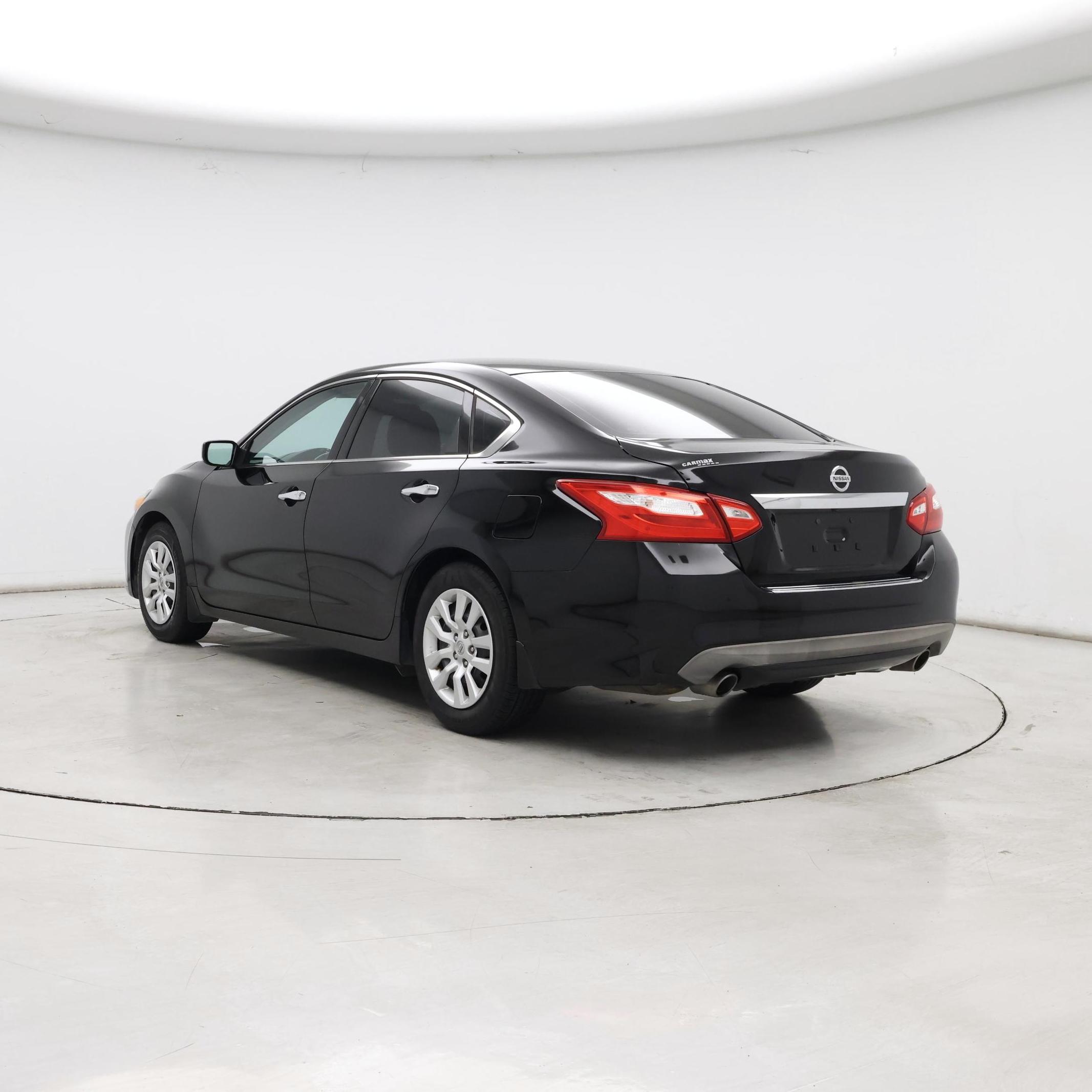 Thumbnail: 2016 Nissan Altima - 2