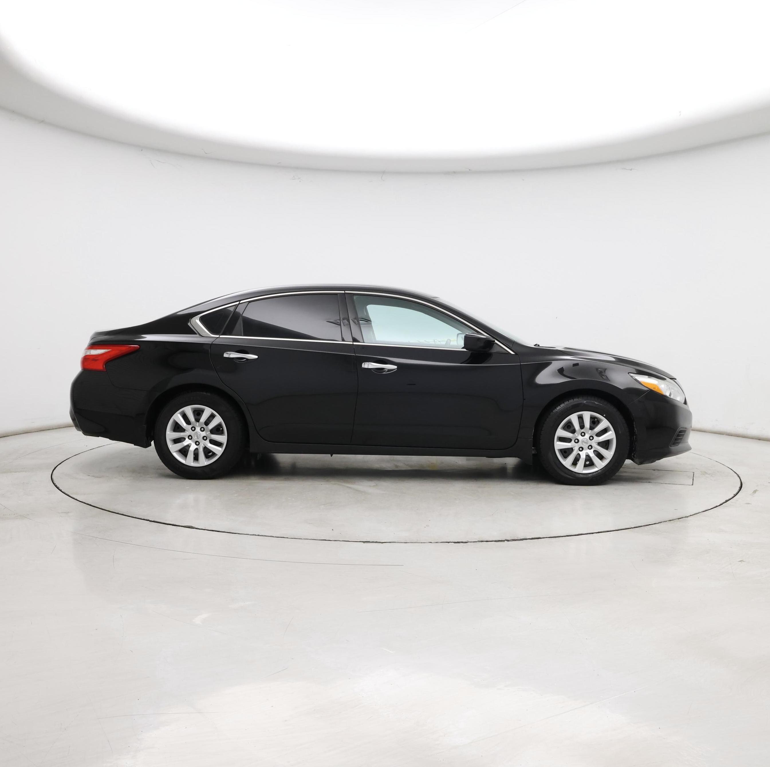 Thumbnail: 2016 Nissan Altima - 7