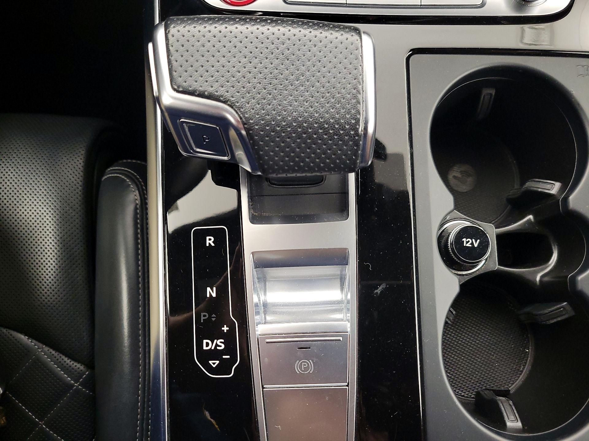 Thumbnail: 2022 Audi SQ7 - 18