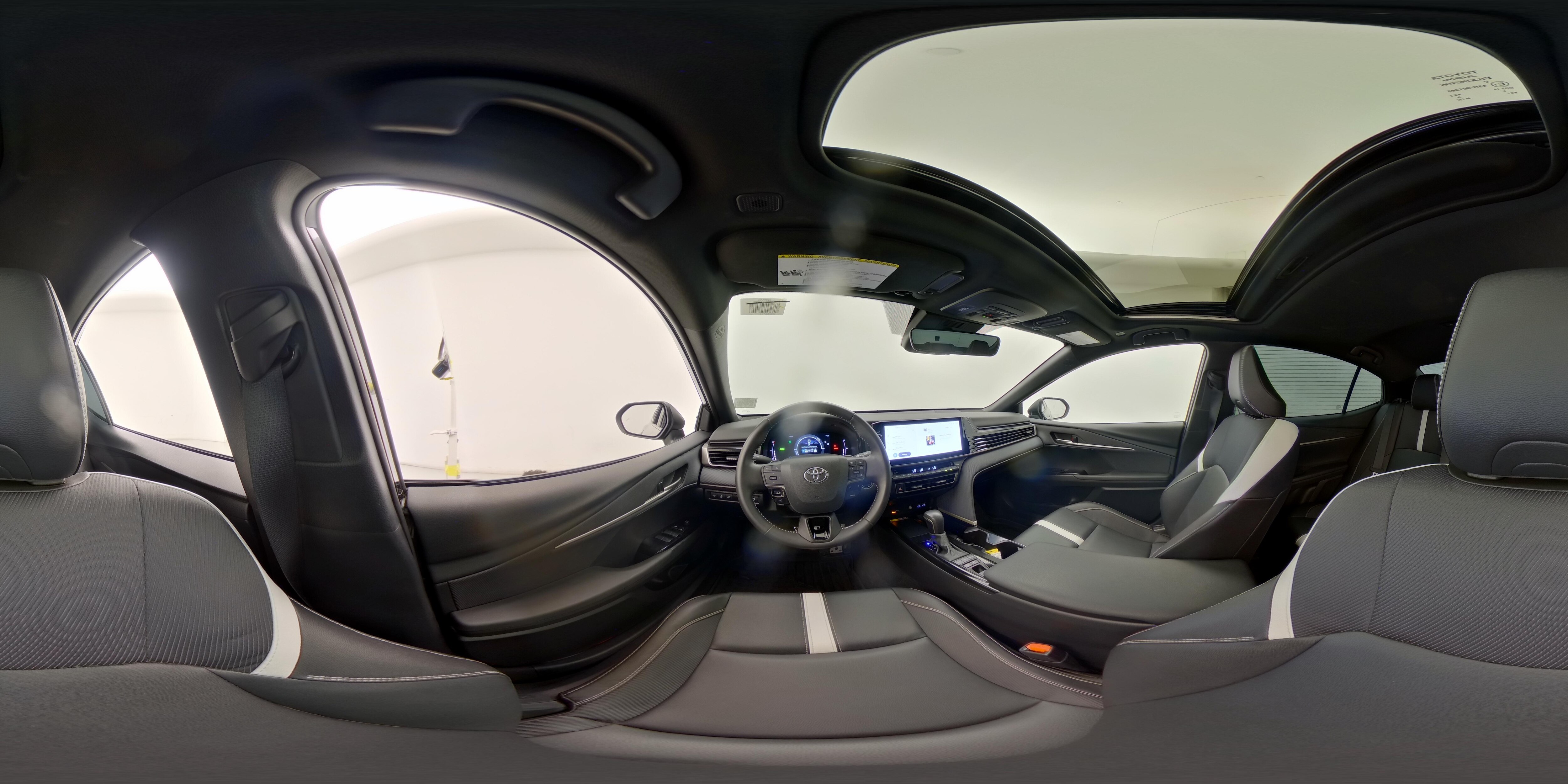 2025 Toyota Camry SE - Photo 27