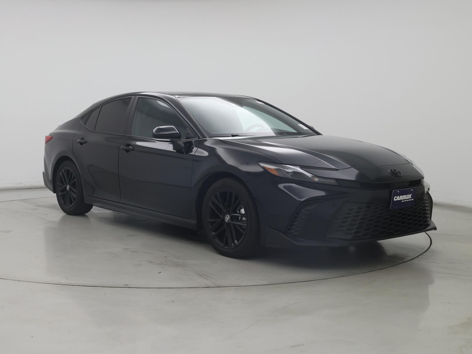 2025 Toyota Camry SE - Photo 2