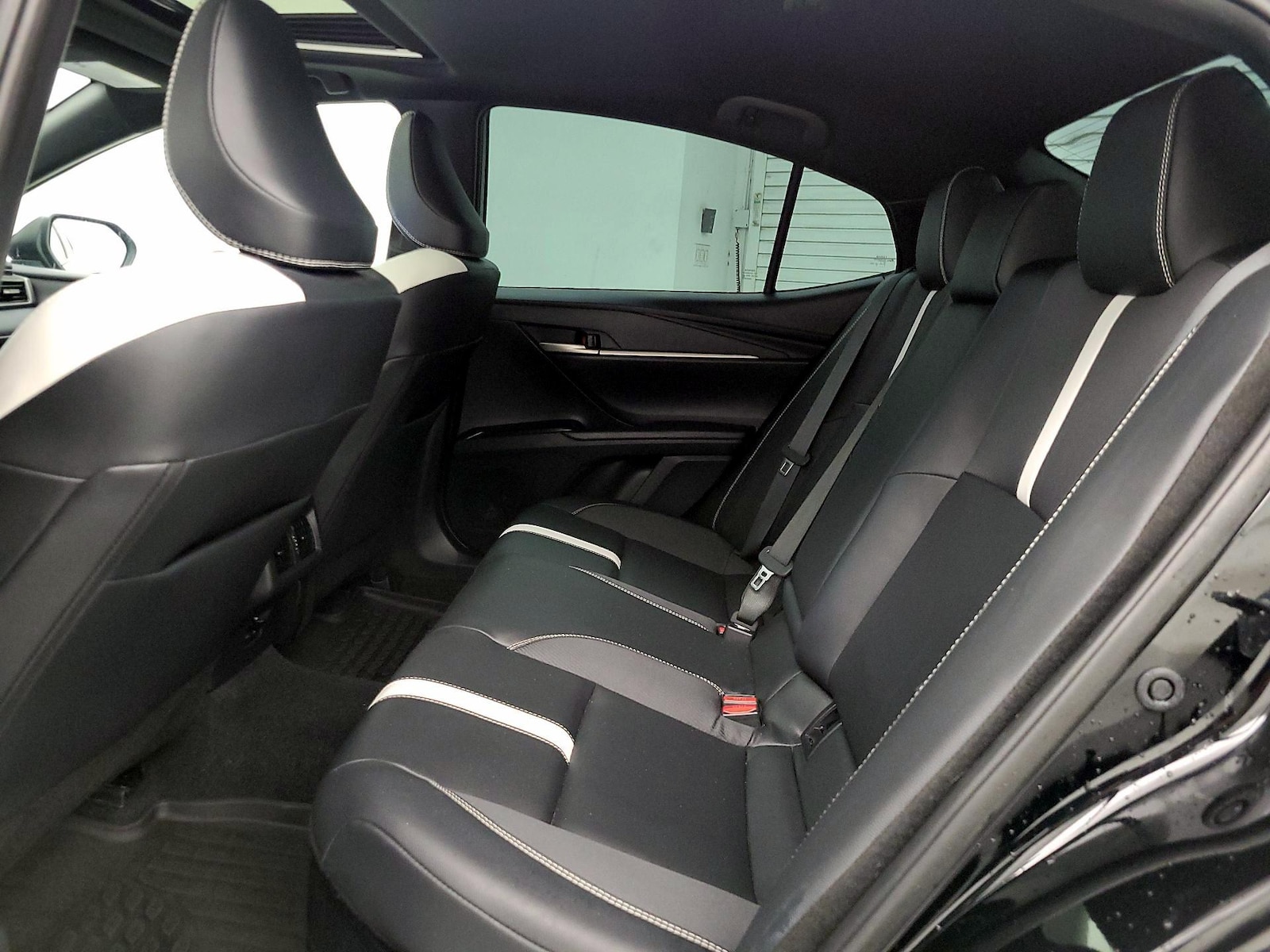 2025 Toyota Camry SE - Photo 21