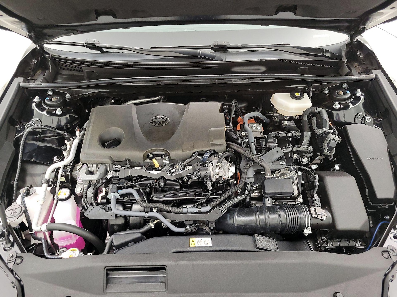 2025 Toyota Camry SE - Photo 23