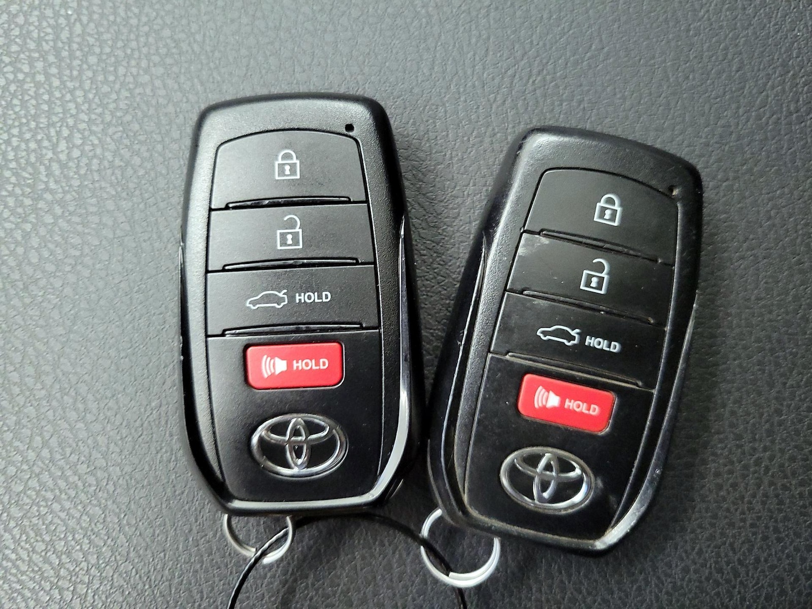 2025 Toyota Camry SE - Photo 24
