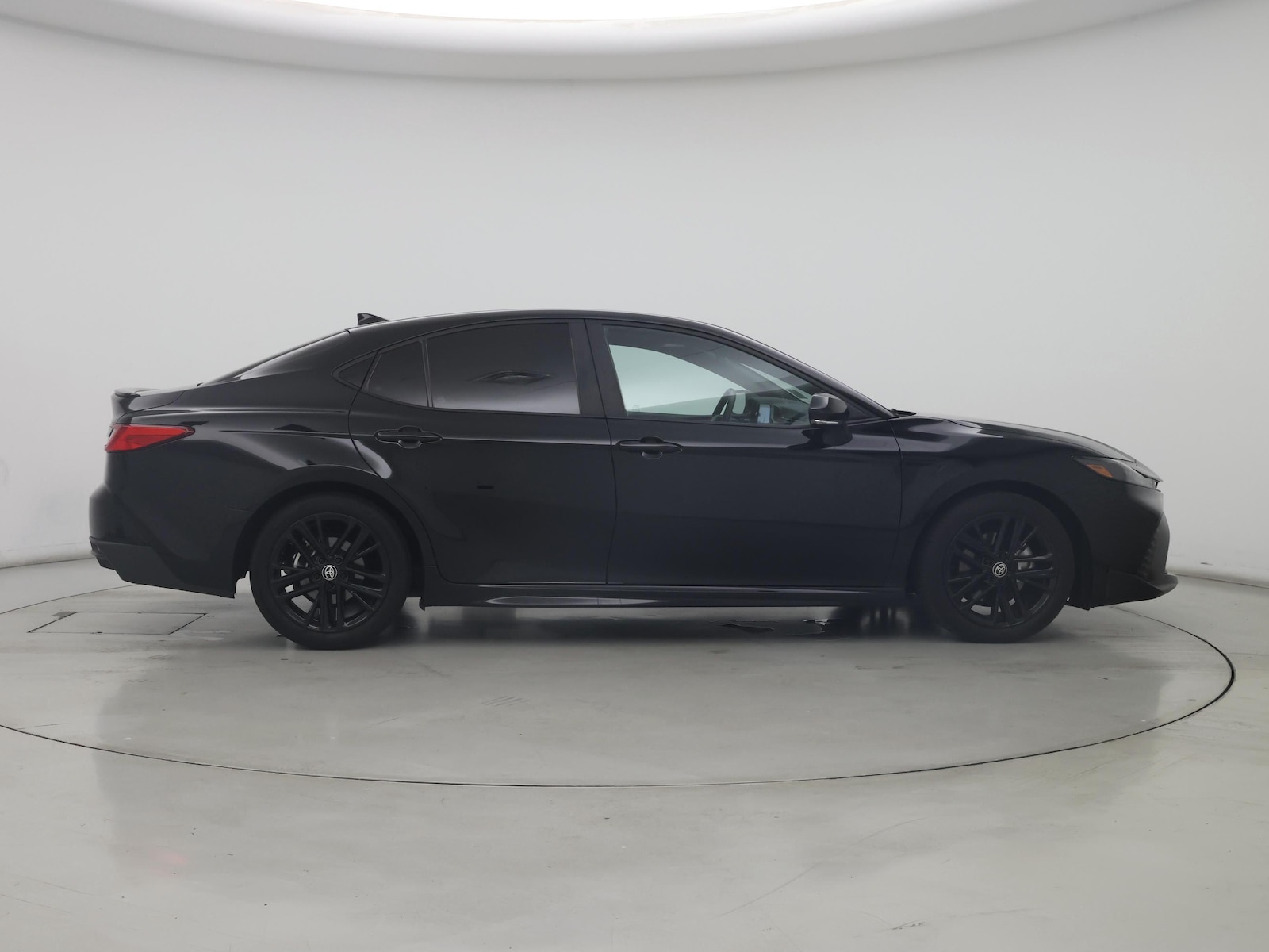 2025 Toyota Camry SE - Photo 8