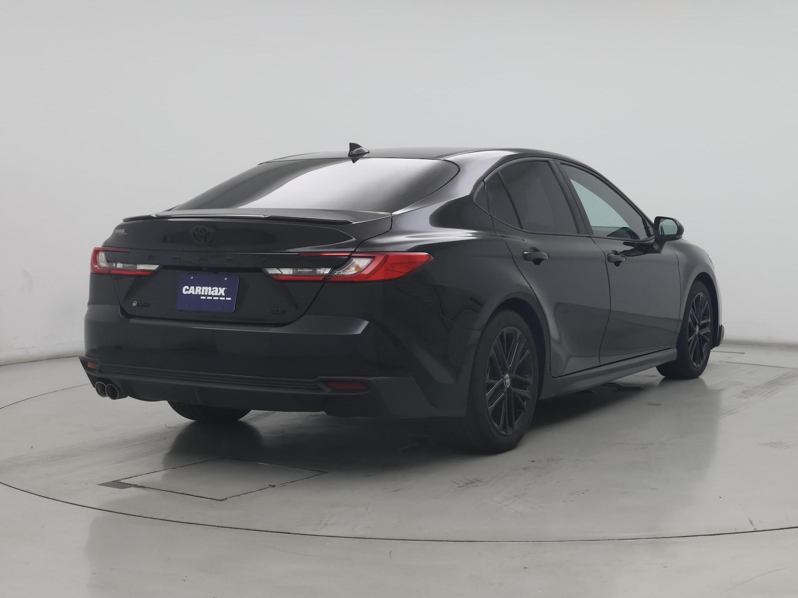 2025 Toyota Camry SE - Photo 9