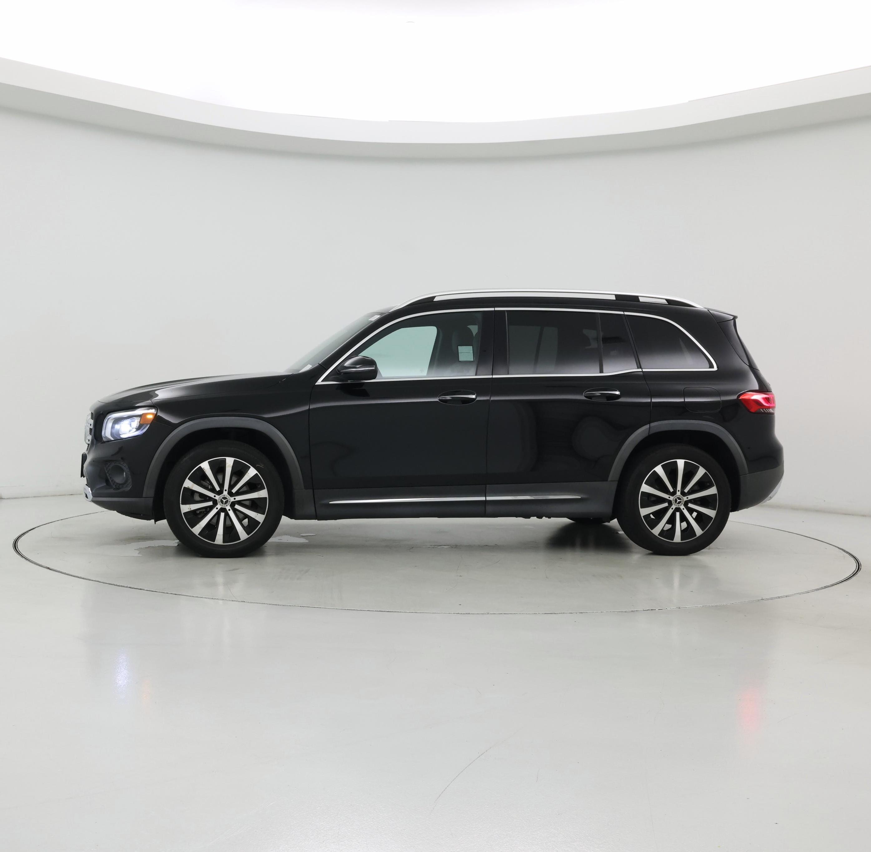 Thumbnail: 2022 Mercedes-Benz GLB - 3