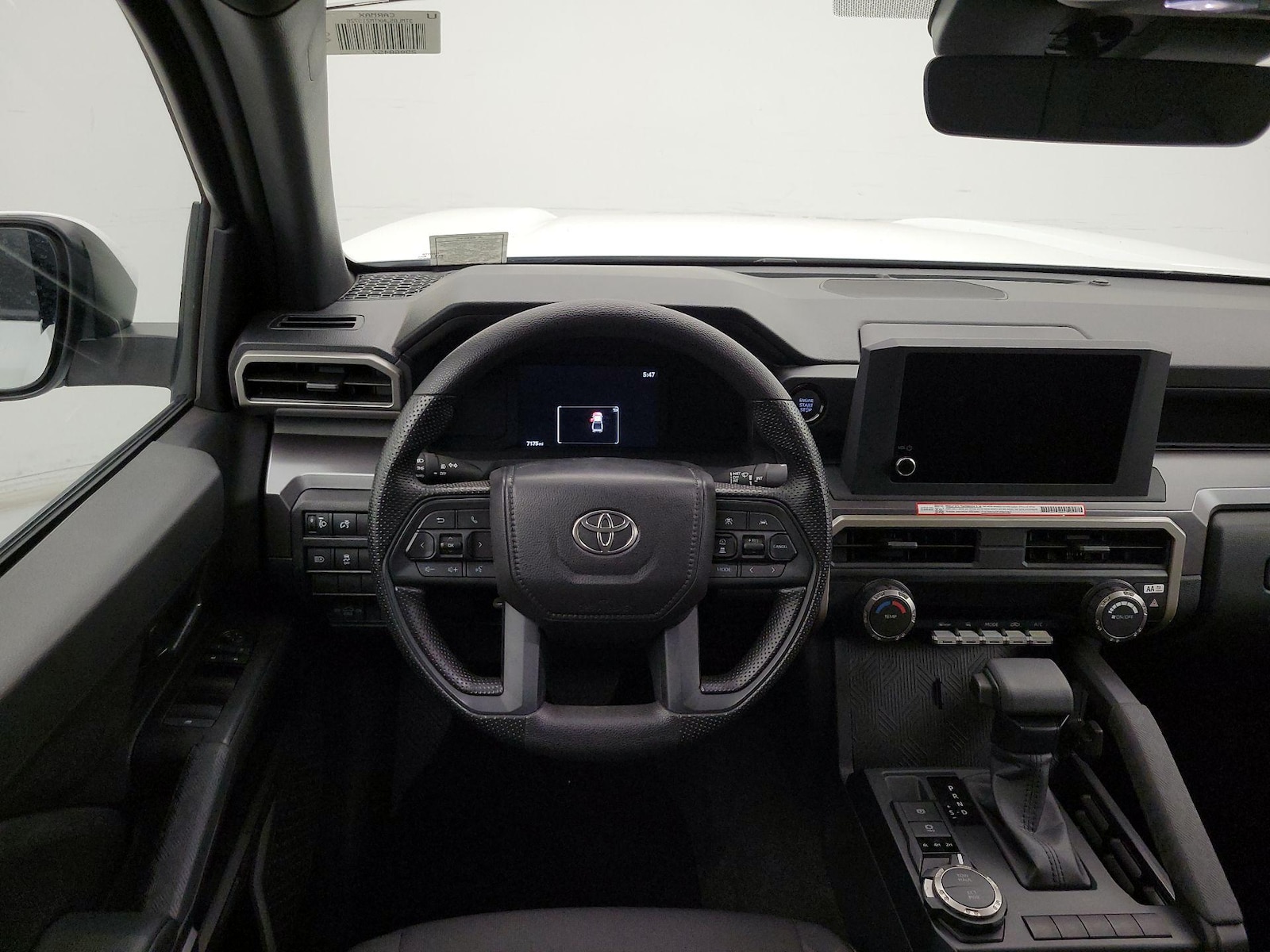 2026 Toyota Tacoma SR5 - Photo 11