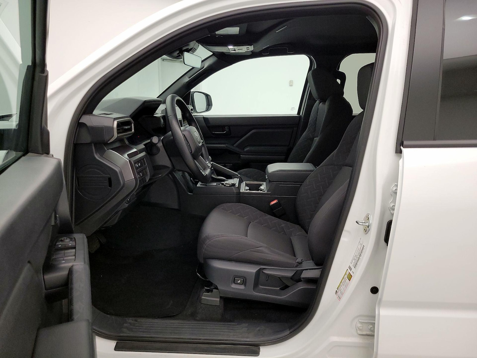2026 Toyota Tacoma SR5 - Photo 12