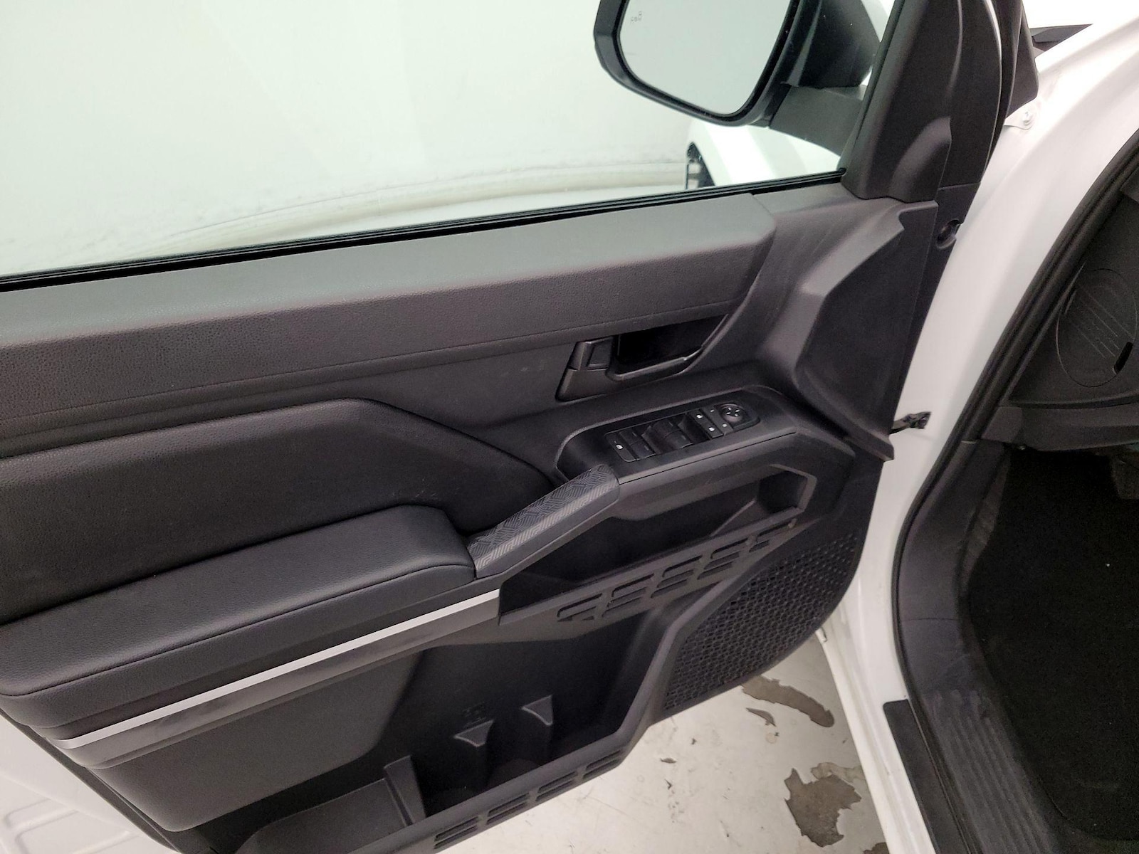 2026 Toyota Tacoma SR5 - Photo 13