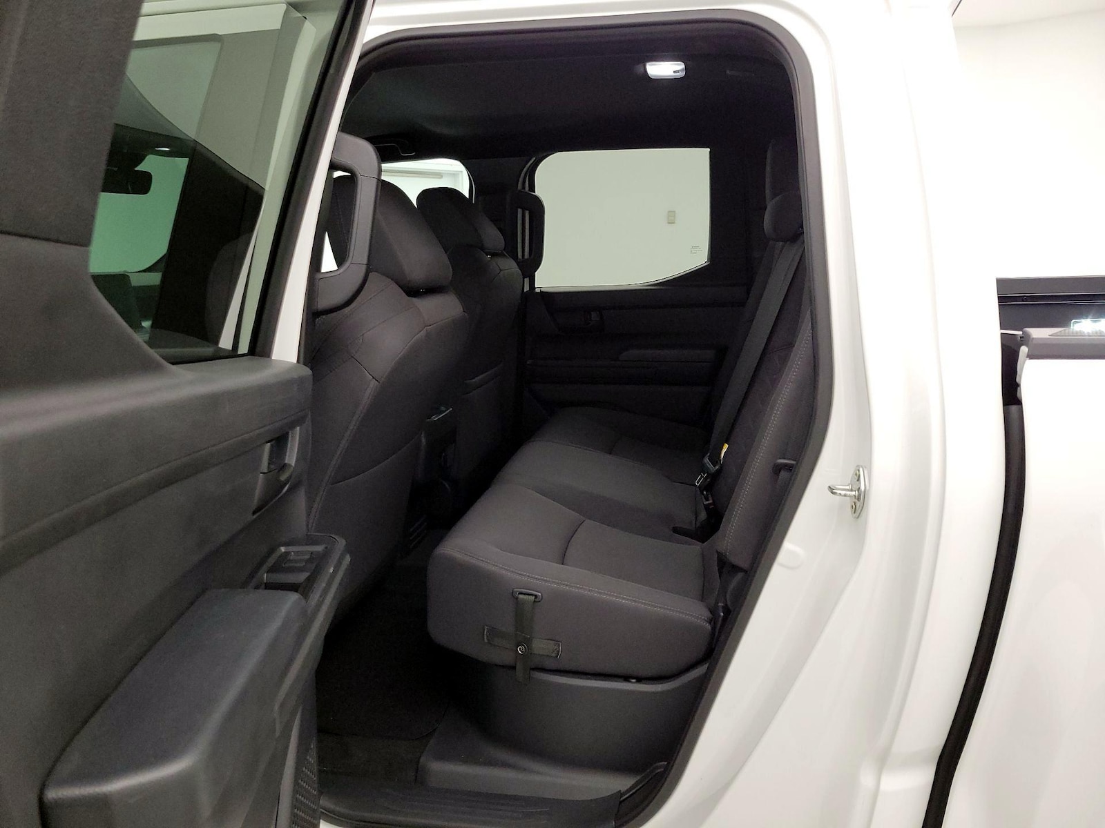 2026 Toyota Tacoma SR5 - Photo 19
