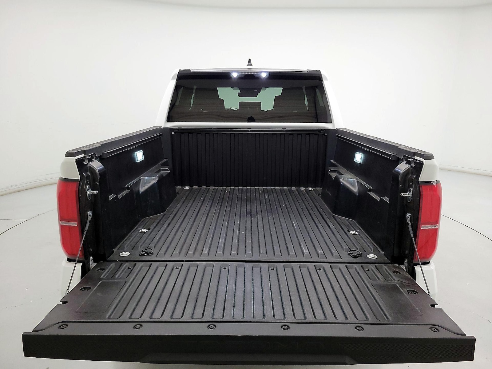 2026 Toyota Tacoma SR5 - Photo 20