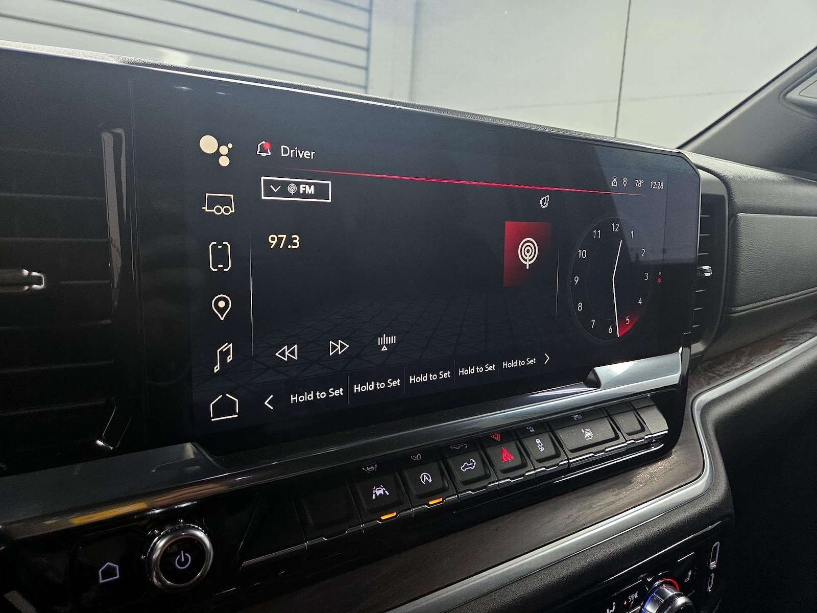 2024 GMC Sierra 1500 SLT - Photo 16