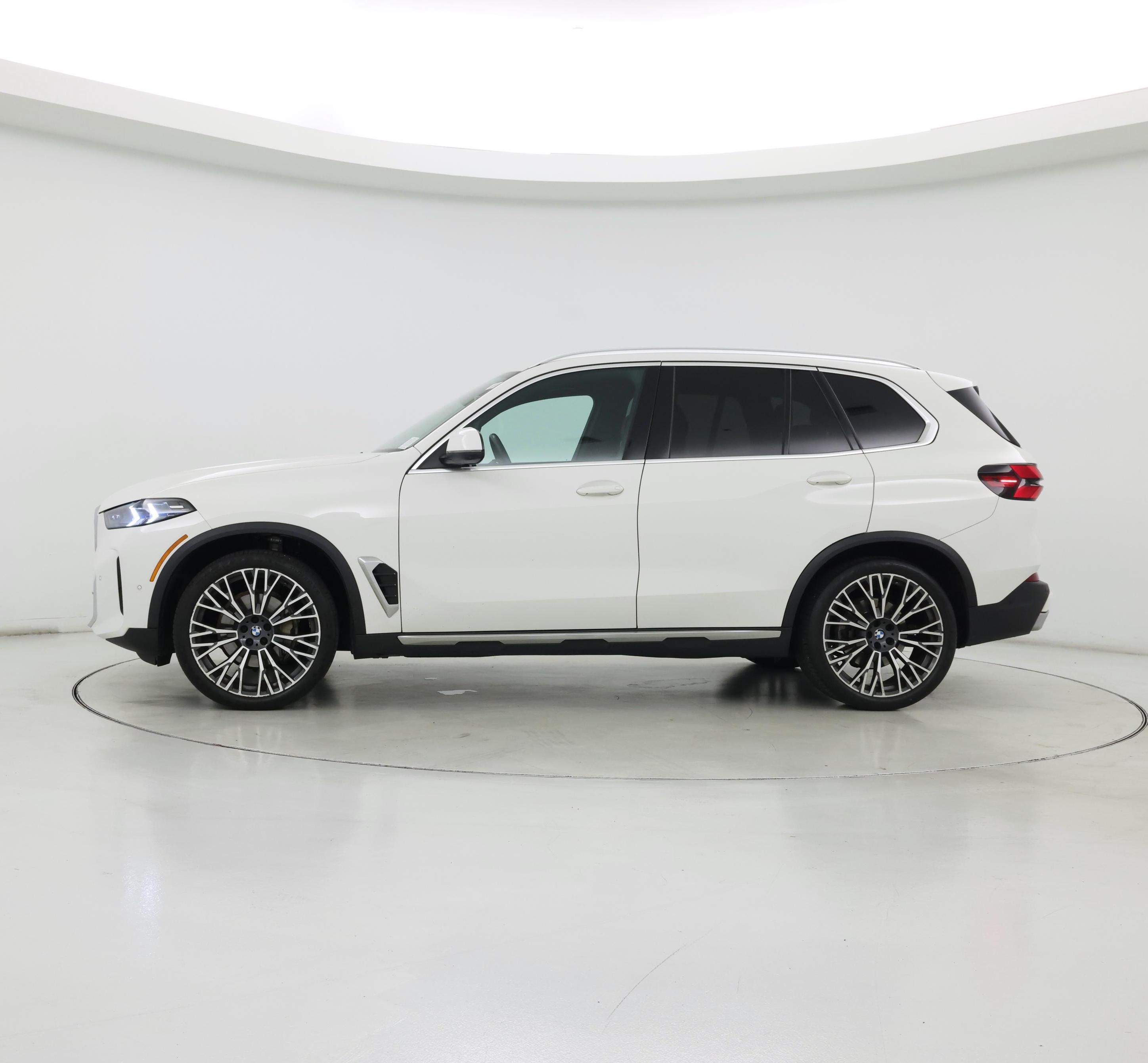 Thumbnail: 2024 BMW X5 - 3