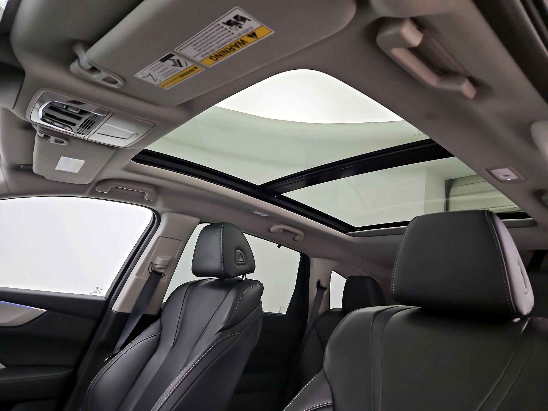 Thumbnail: 2023 Acura MDX - 20