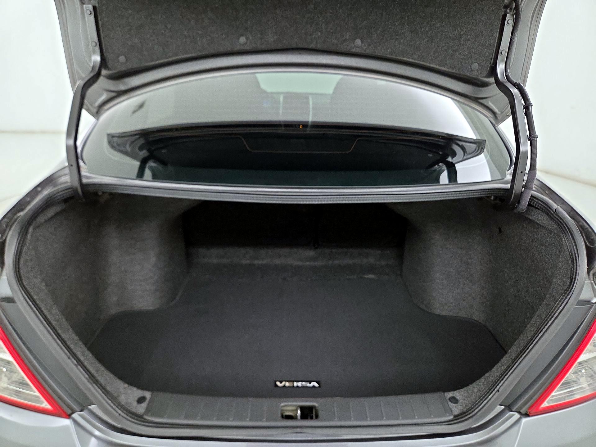 Thumbnail: 2018 Nissan Versa - 19