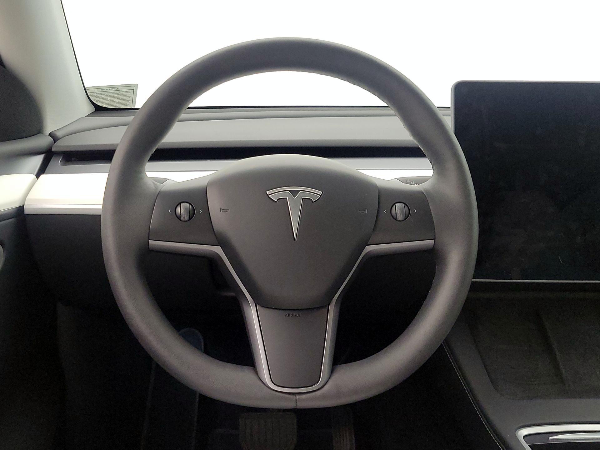 Thumbnail: 2023 Tesla Model Y - 10