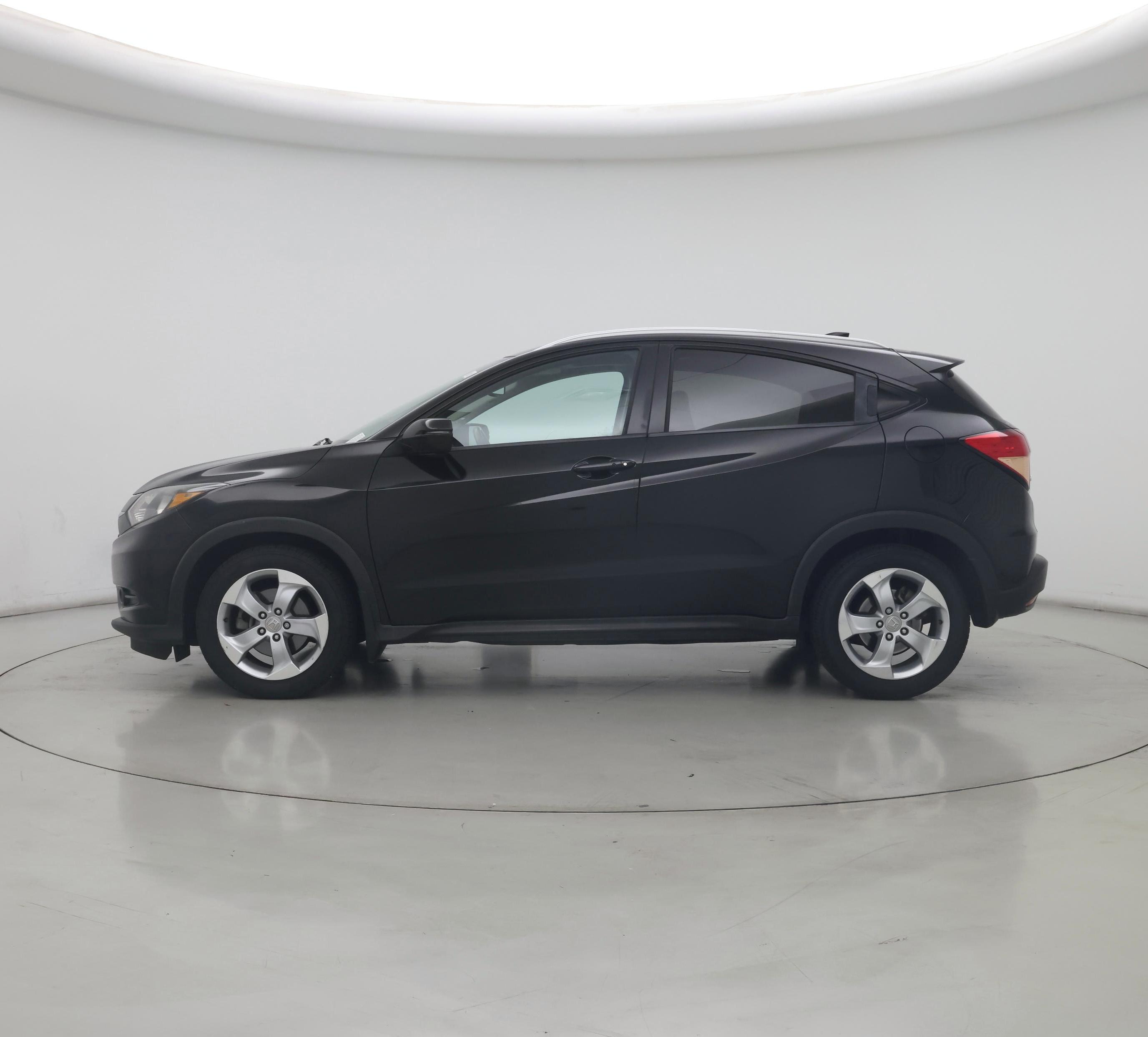 Thumbnail: 2016 Honda HR-V - 3